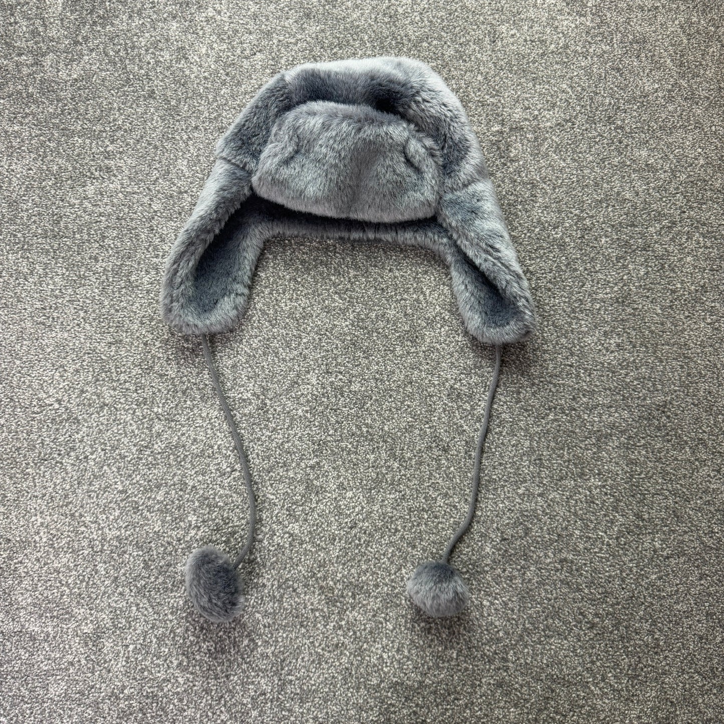 Y2K vintage grey faux fur trapper hat pom poms