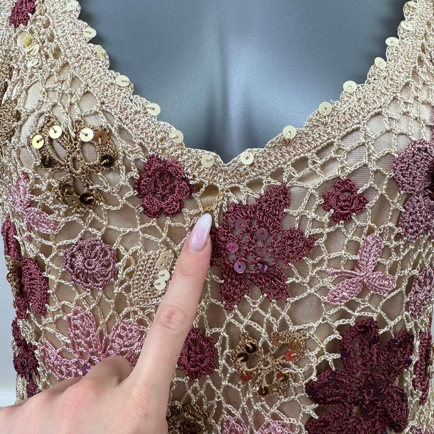 Y2K vintage Etam crochet tank top floral v neck sequin pink gold beige