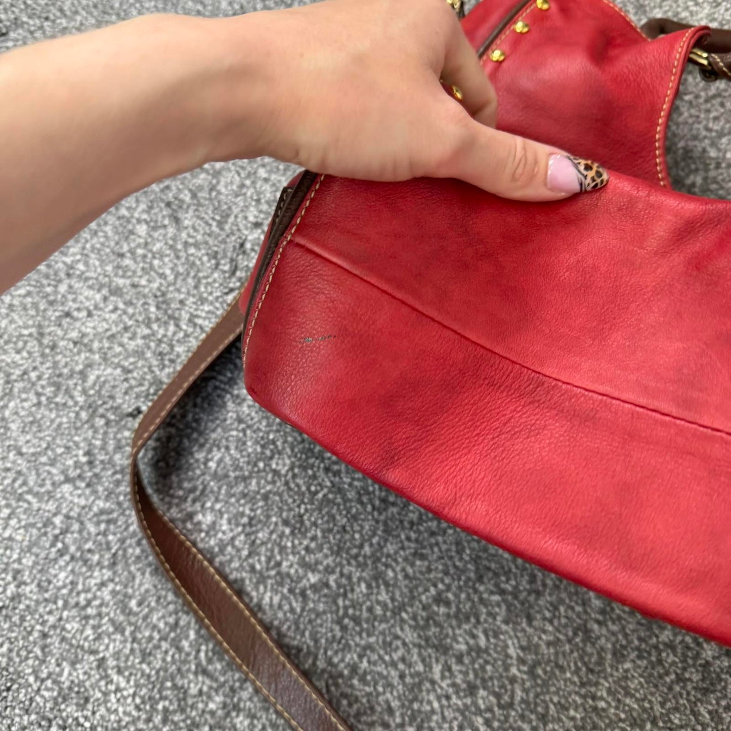 Y2K vintage faux leather studded red handbag crossbody strap brown red medium