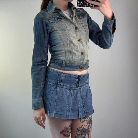 Y2K vintage stretchy fitted denim popper button up jacket faded light blue short