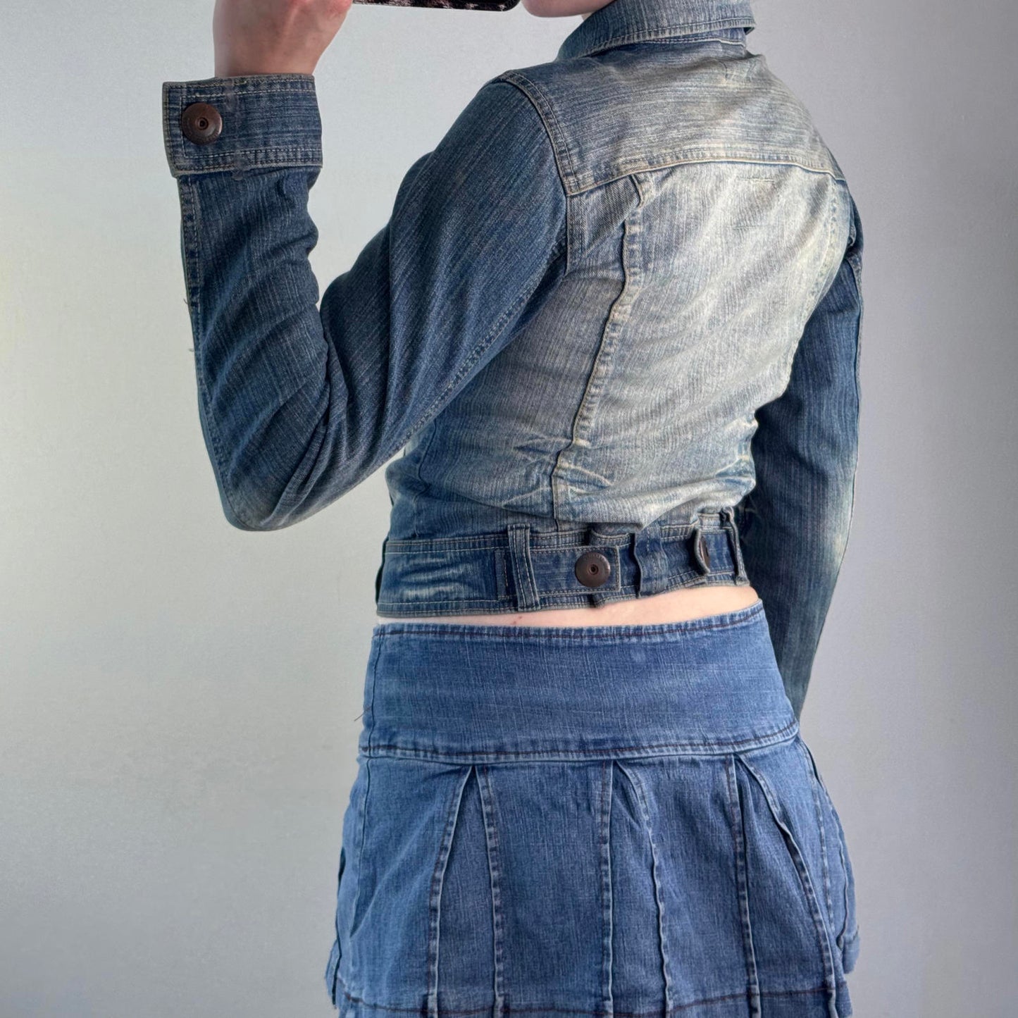 Y2K vintage stretchy fitted denim popper button up jacket faded light blue short