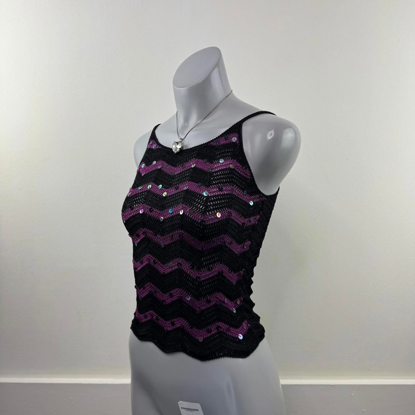 Y2K vintage crochet knit sequin tank cami top high neck scallop hem chevron