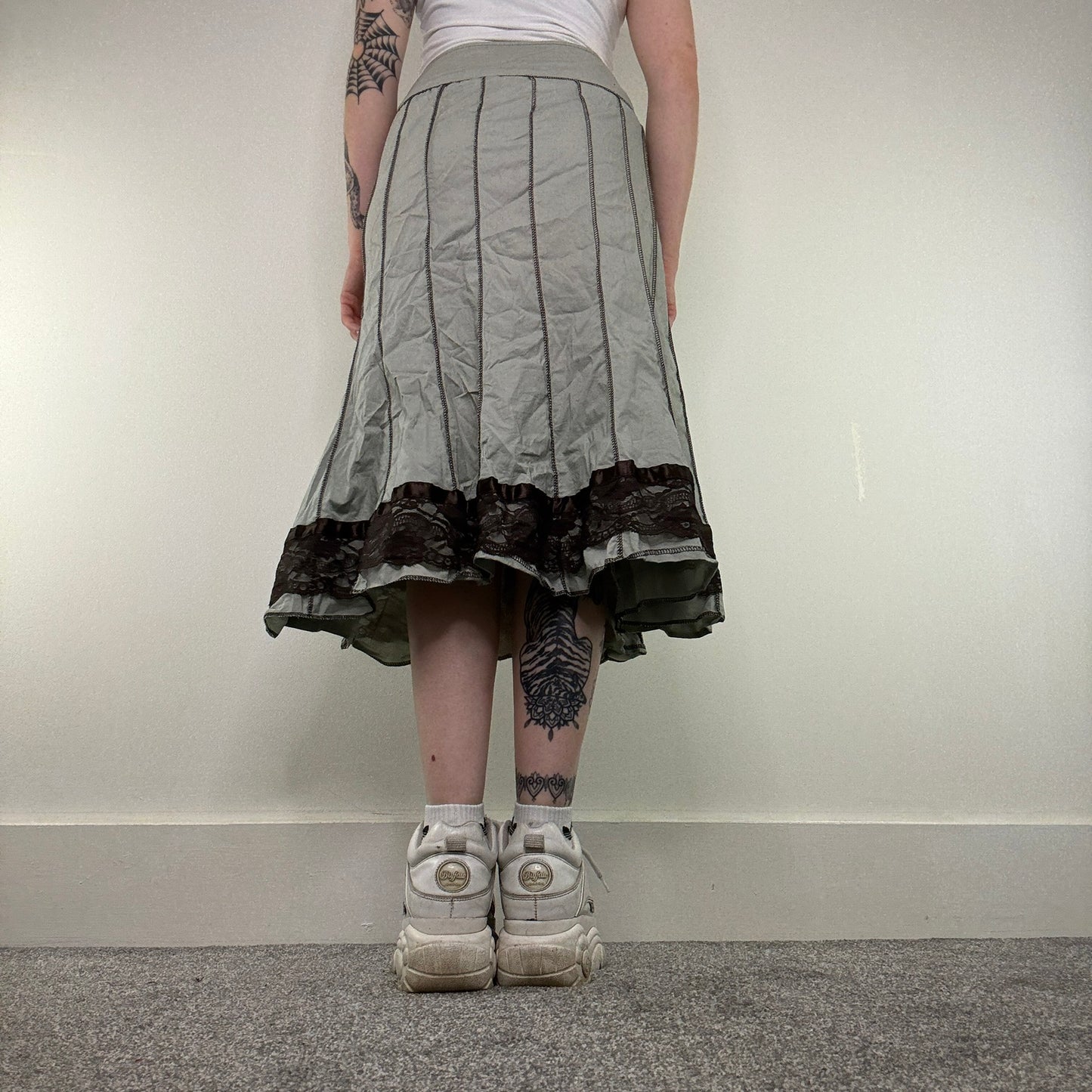 Y2K vintage midi skirt lace trim archive contrast stitch brown grey