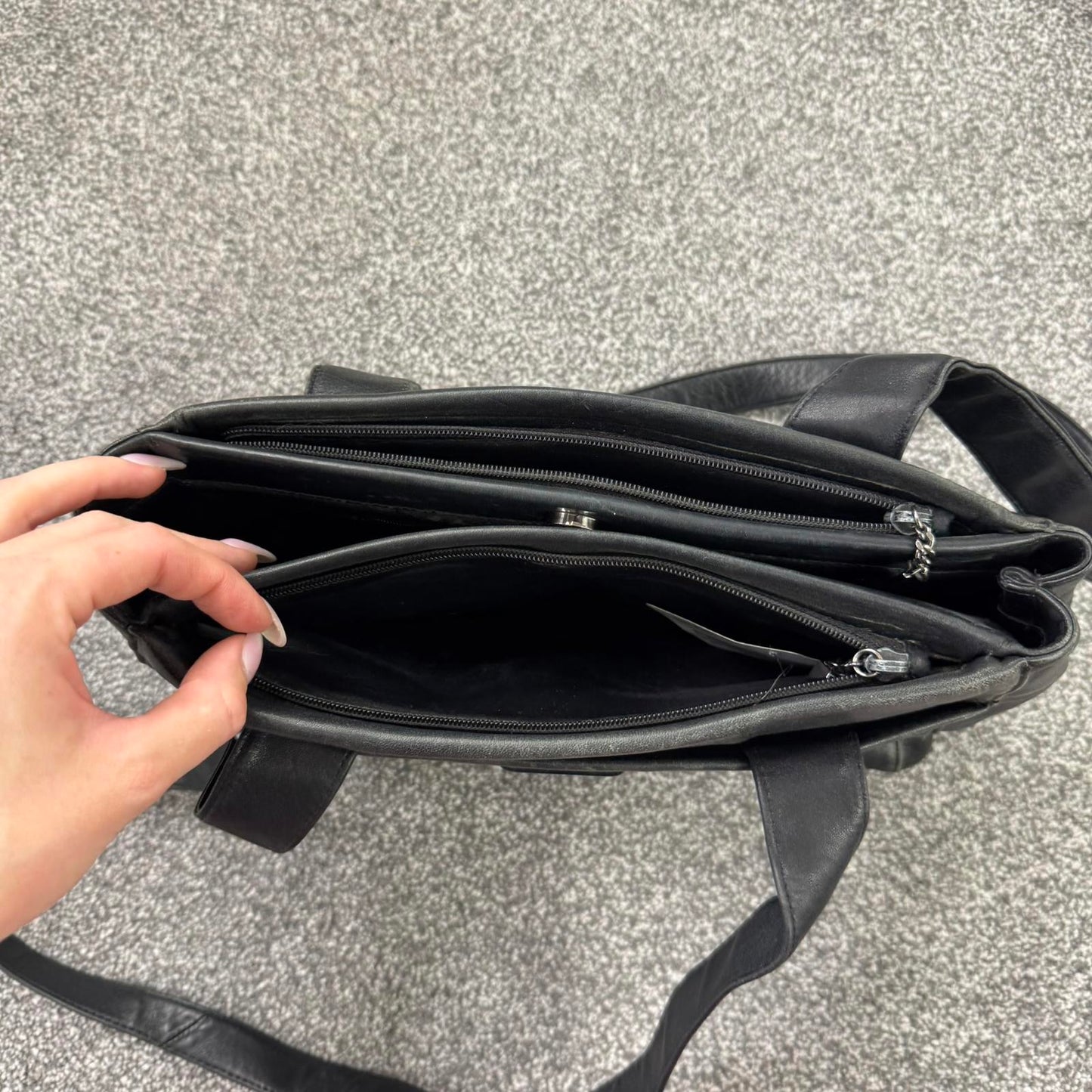 Y2K vintage genuine leather shoulder bag medium size zipper compartments