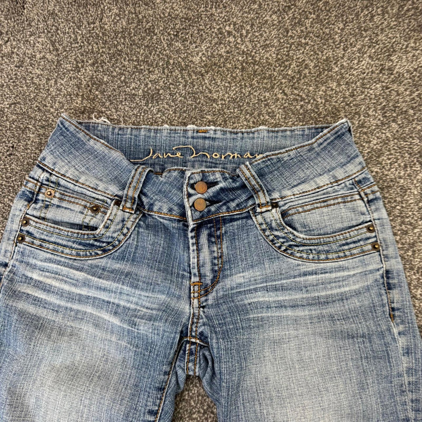 Y2K vintage Jane Norman low rise stretchy capri jeans cropped light blue faded