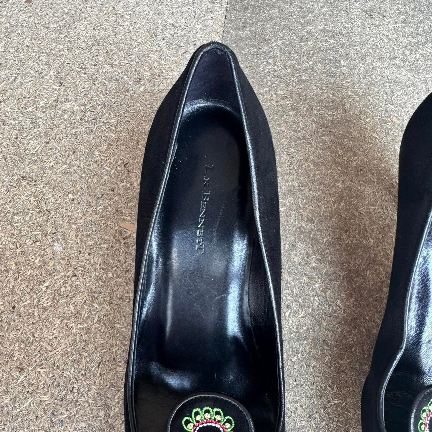 Y2K vintage LK Bennett suede heel floral embroidered square toe bow court heel