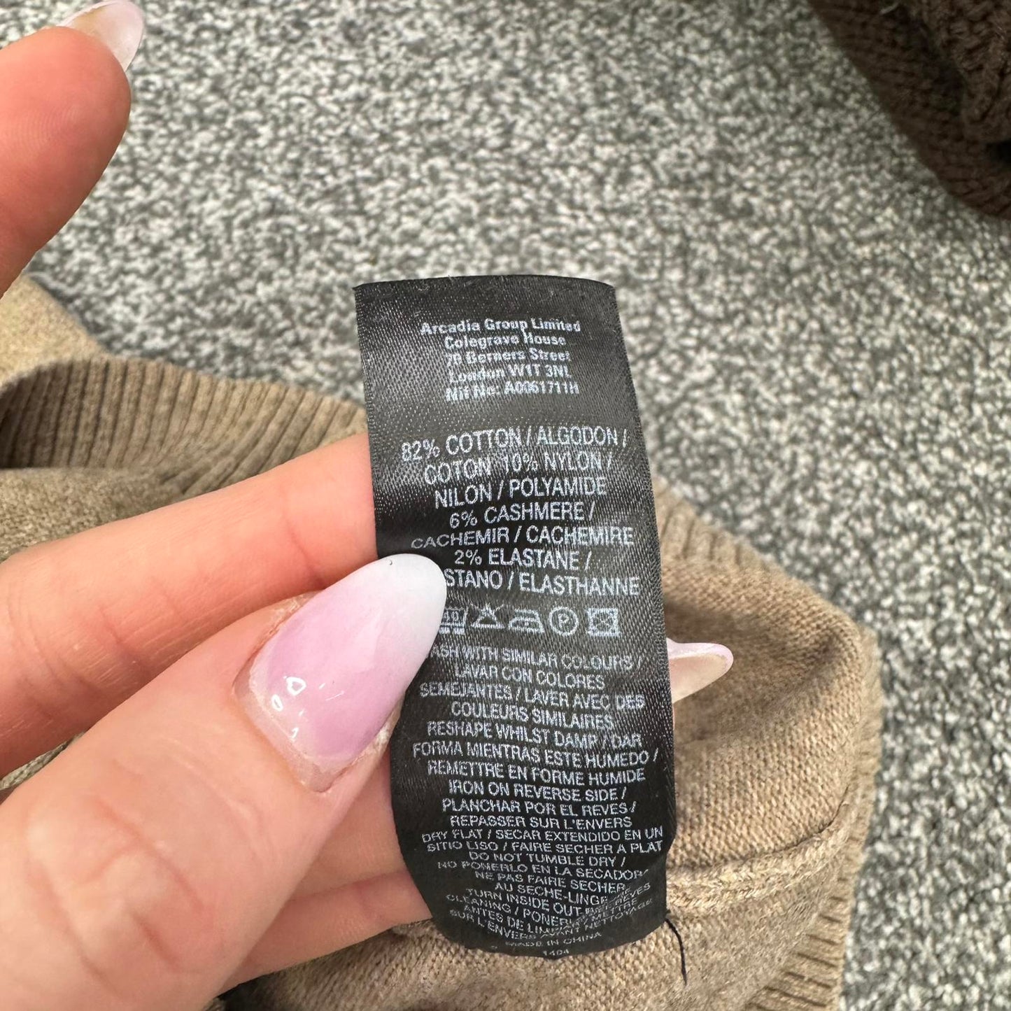 Y2K vintage fine knit stretchy fitted top deep round neckline sleeveless buttons