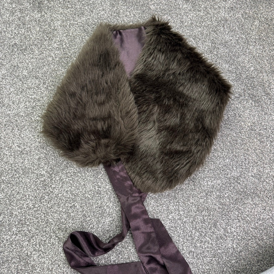 Y2K vintage faux fur shawl cape