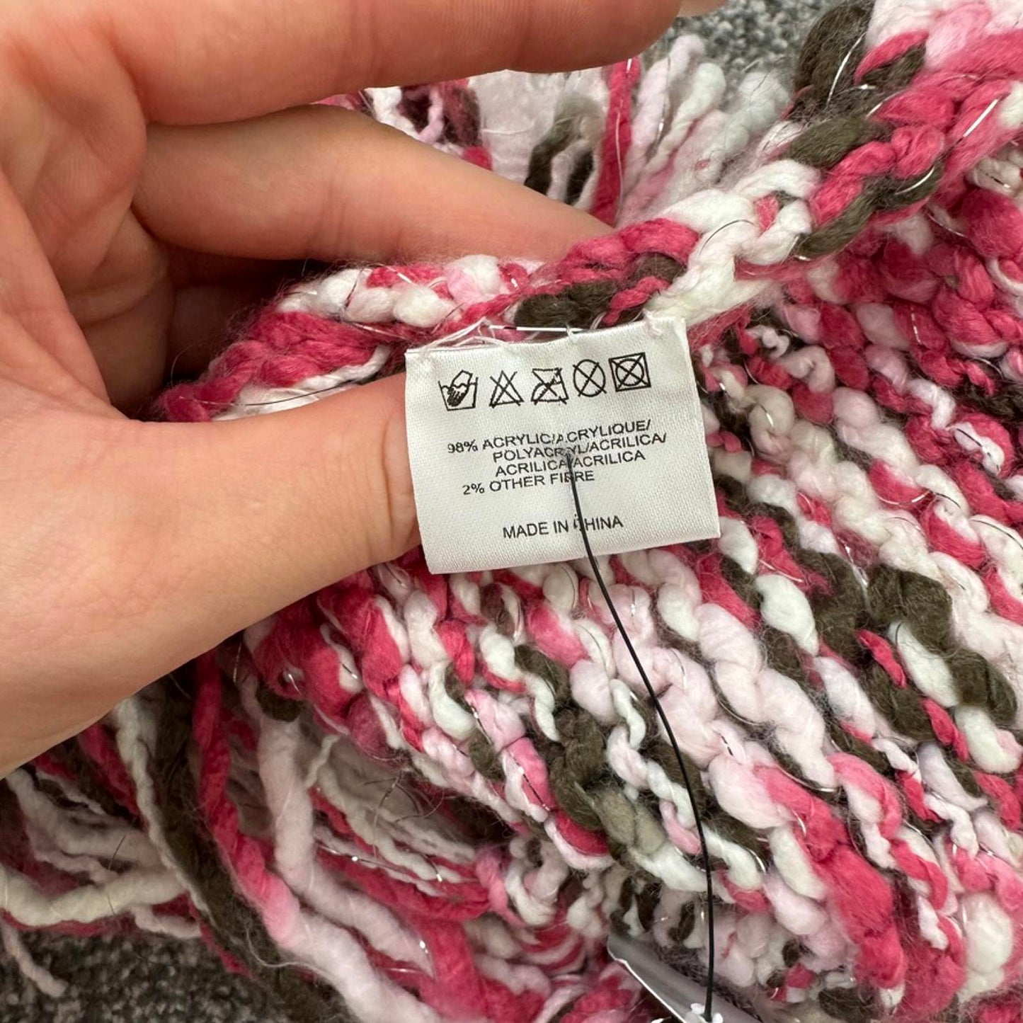 Y2K vintage O'Neill chunky knit scarf glitter pink white brown tassel