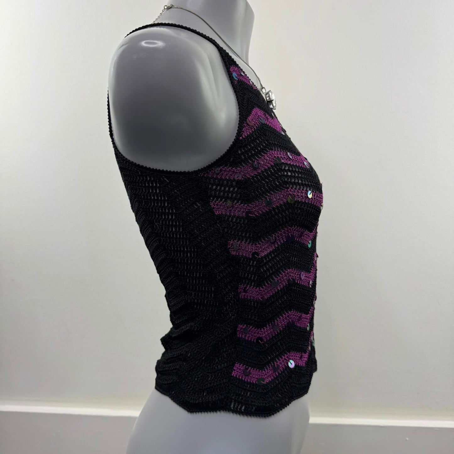 Y2K vintage crochet knit sequin tank cami top high neck scallop hem chevron