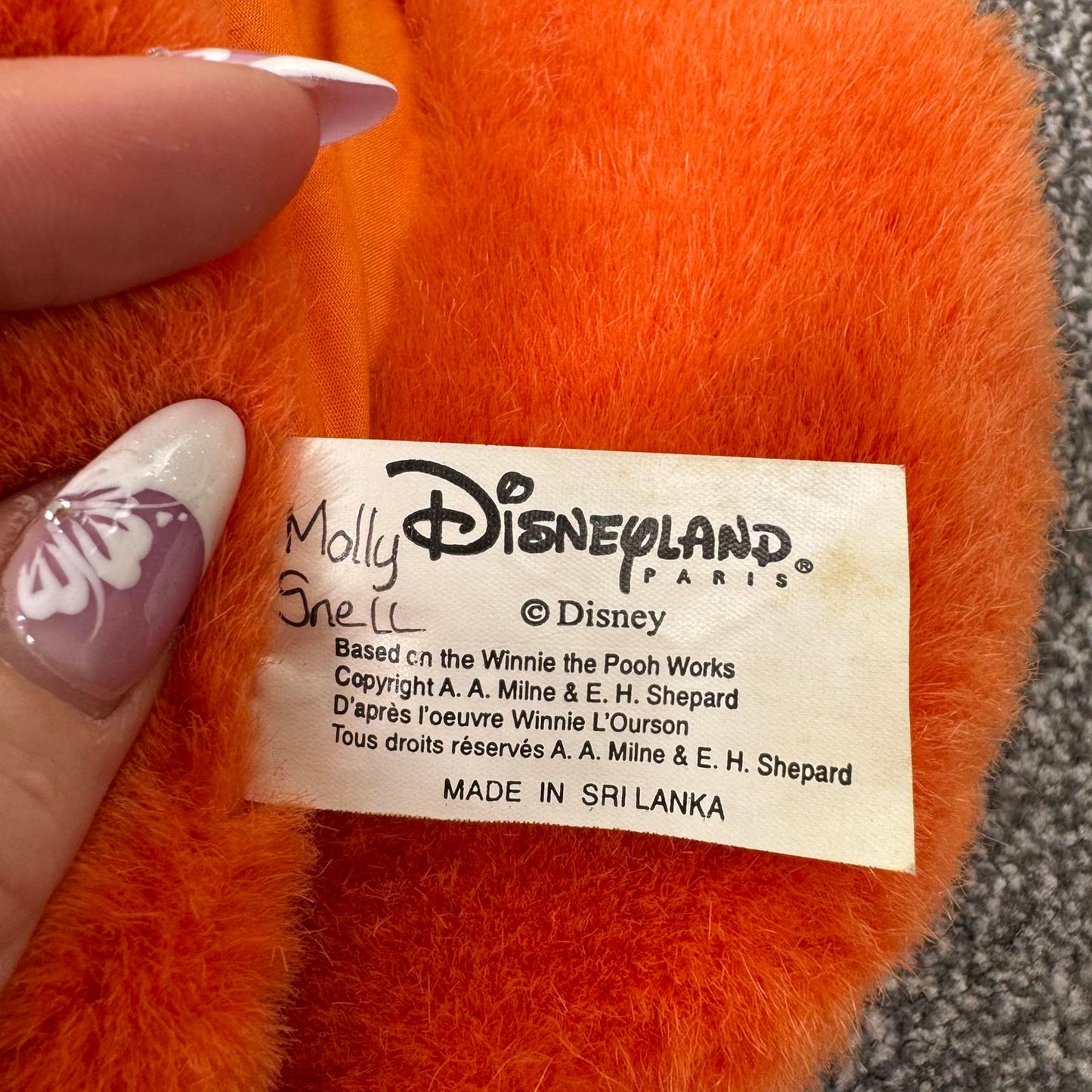 Y2K vintage Tigger trapper hat Disney Winnie the Pooh novelty Disneyland Paris