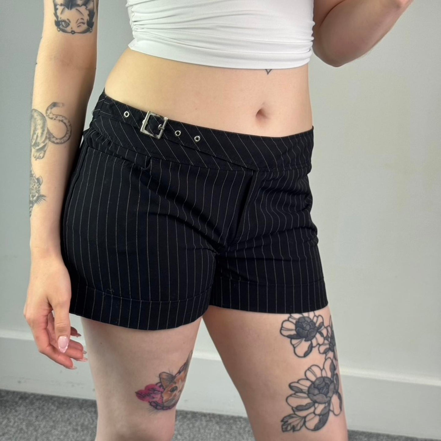 Y2K vintage mid rise pinstripe tailored mini shorts side buckle grommet summer