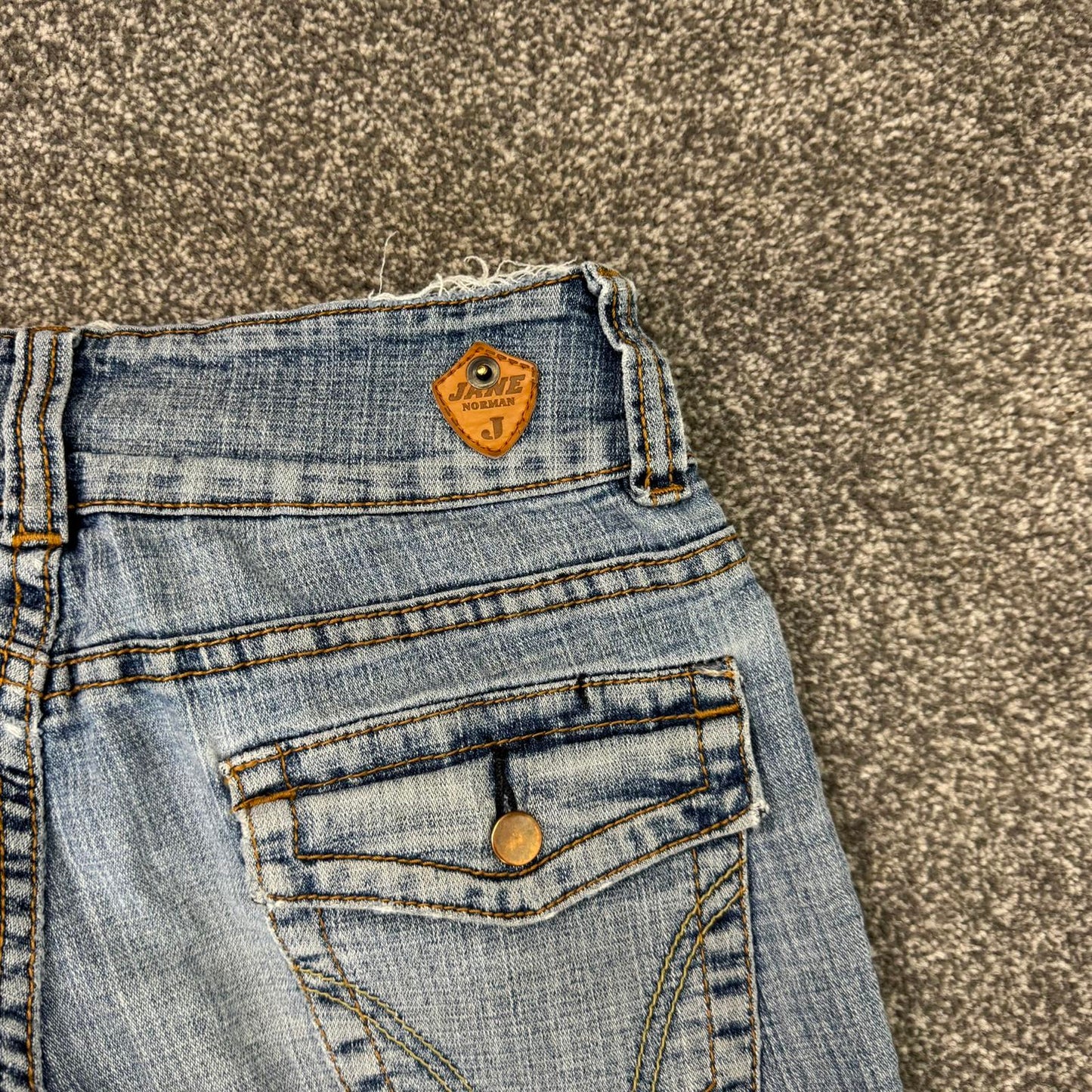 Y2K vintage Jane Norman low rise stretchy capri jeans cropped light blue faded