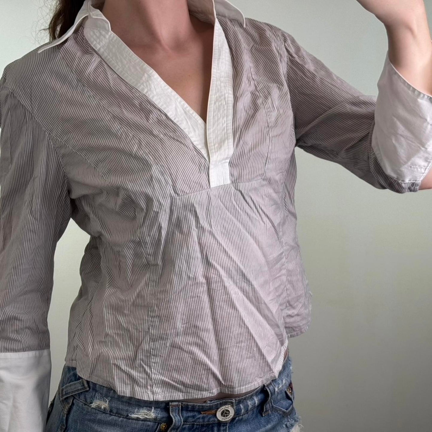 Y2K vintage pinstripe blouse long sleeve shirt white grey striped v neck office