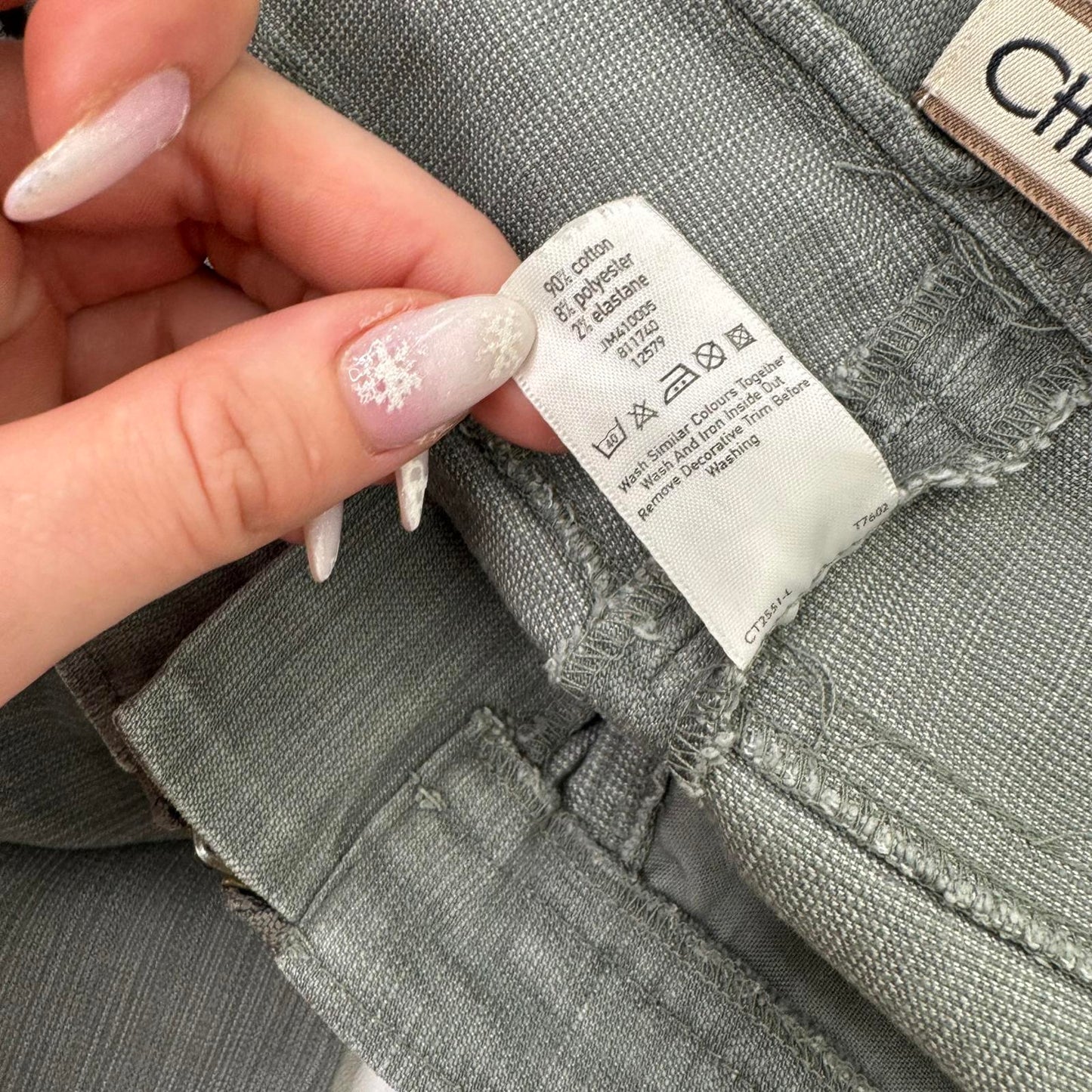 Y2K vintage stretchy capri denim jeans cropped cargo front zipper light grey