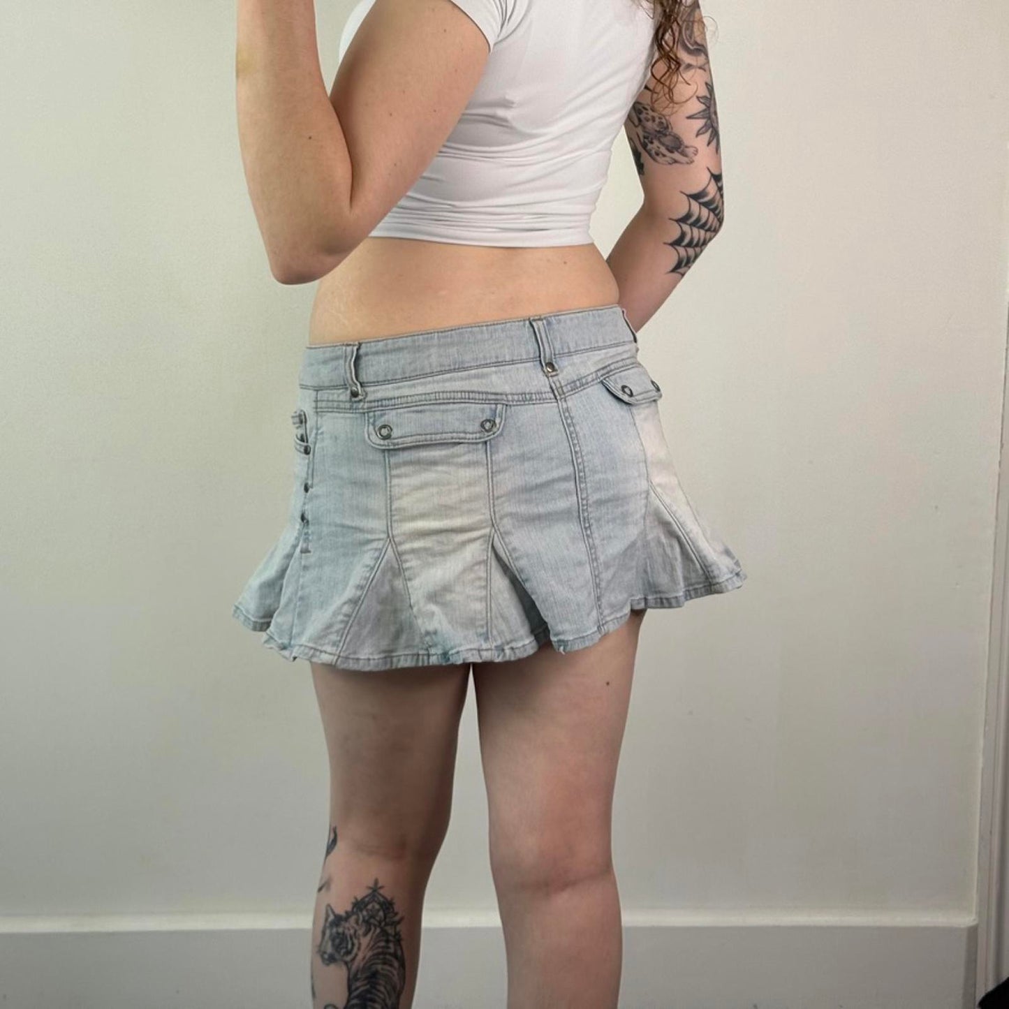 Y2K vintage low rise pleated faded denim mini skirt light blue wash cargo pocket