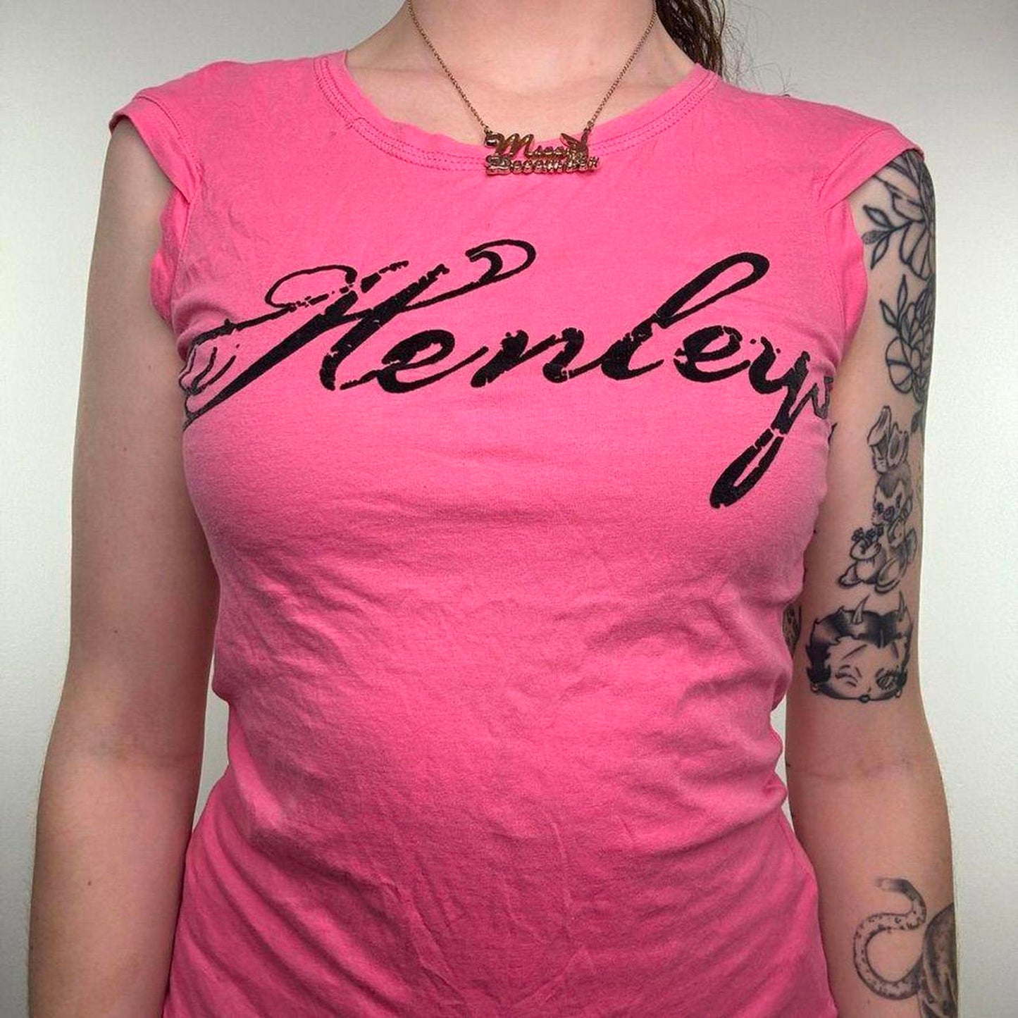 Y2K vintage Henleys mcbling spell out top cap sleeve pink black