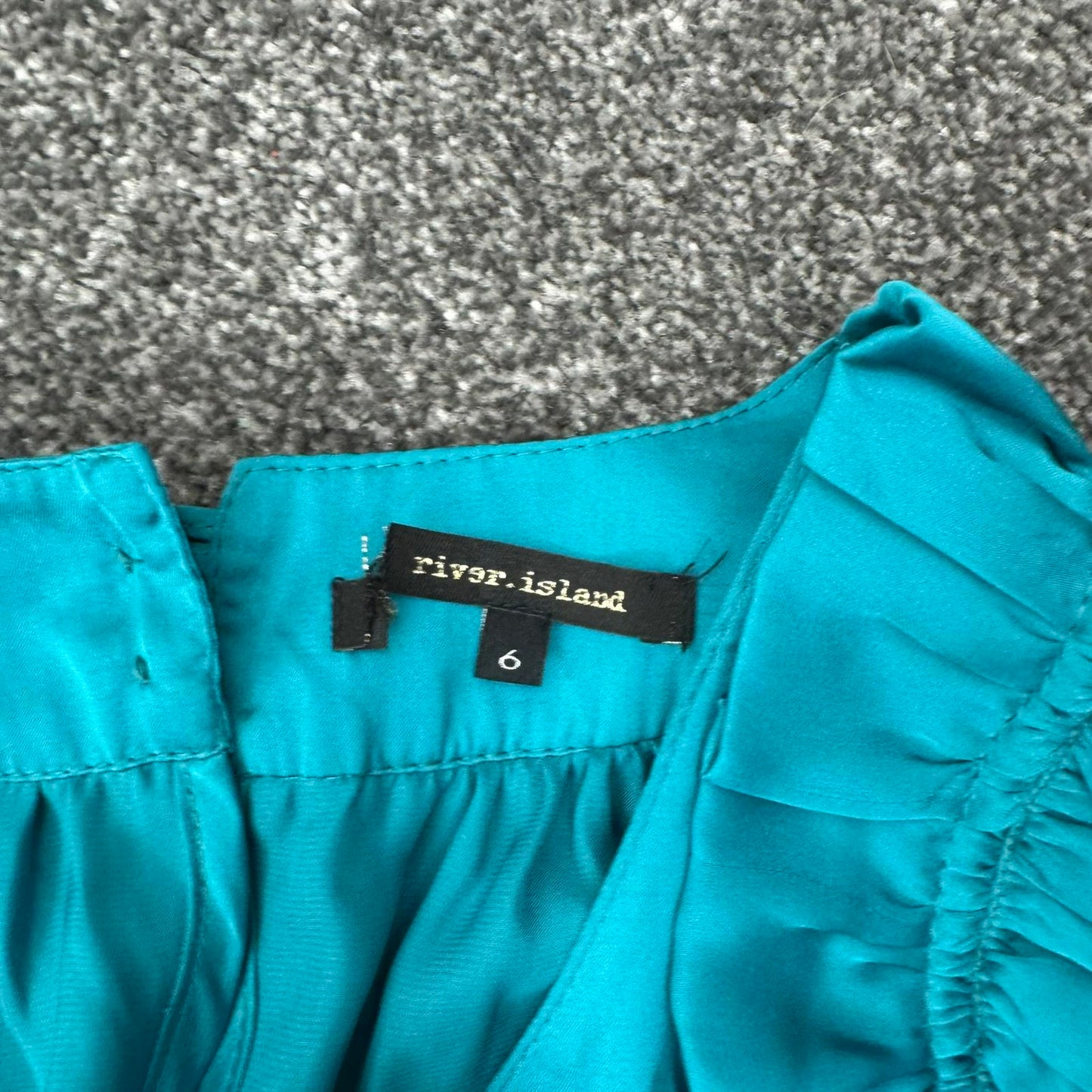 Y2K vintage sleeveless blouse bubble hem ruched ruffle round neck keyhole