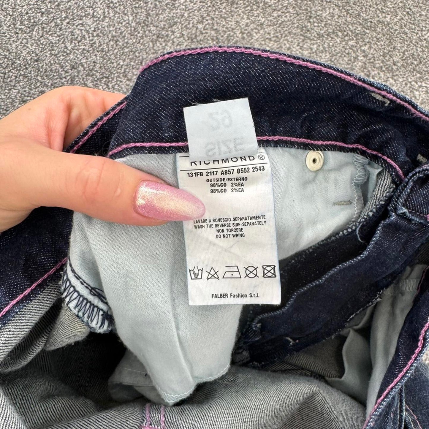 Y2K vintage low rise denim mini shorts turned up navy pink contrast stitching