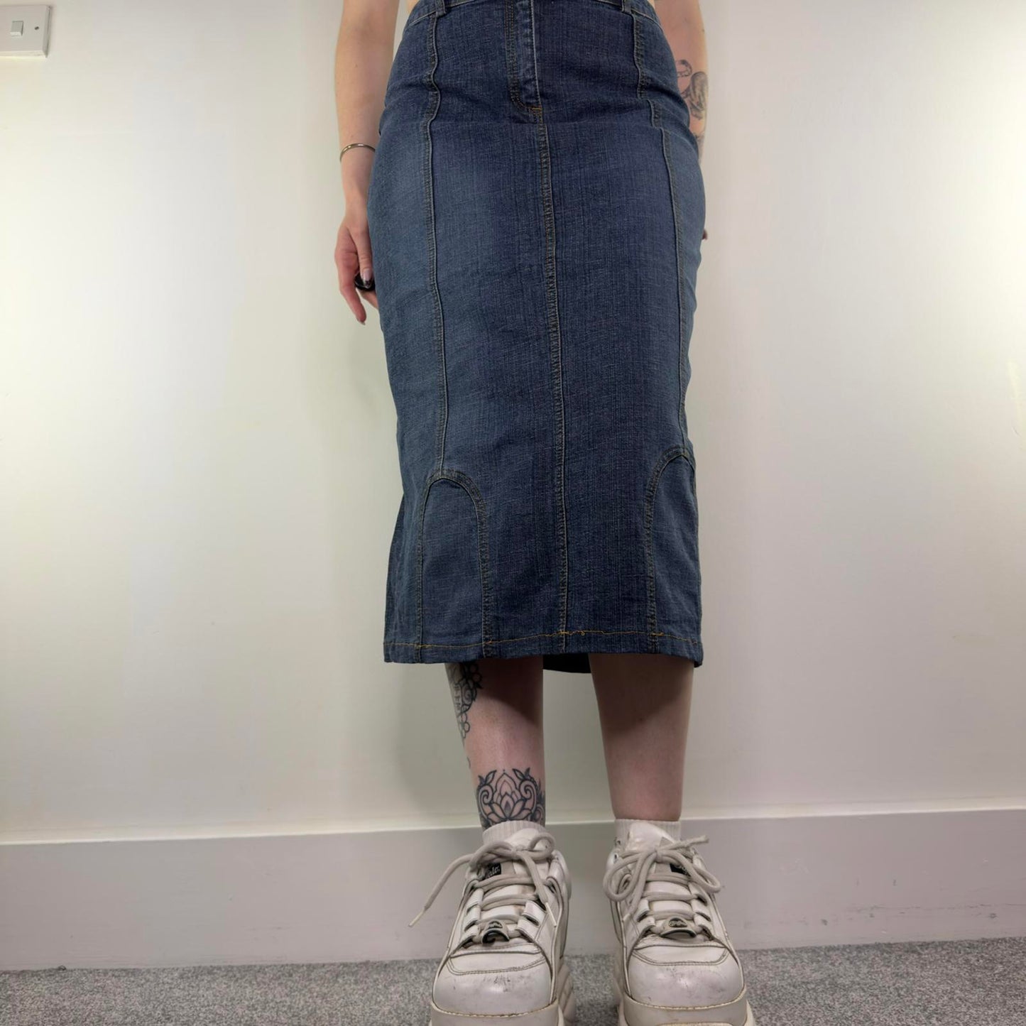 Y2K vintage stretchy denim midi skirt
