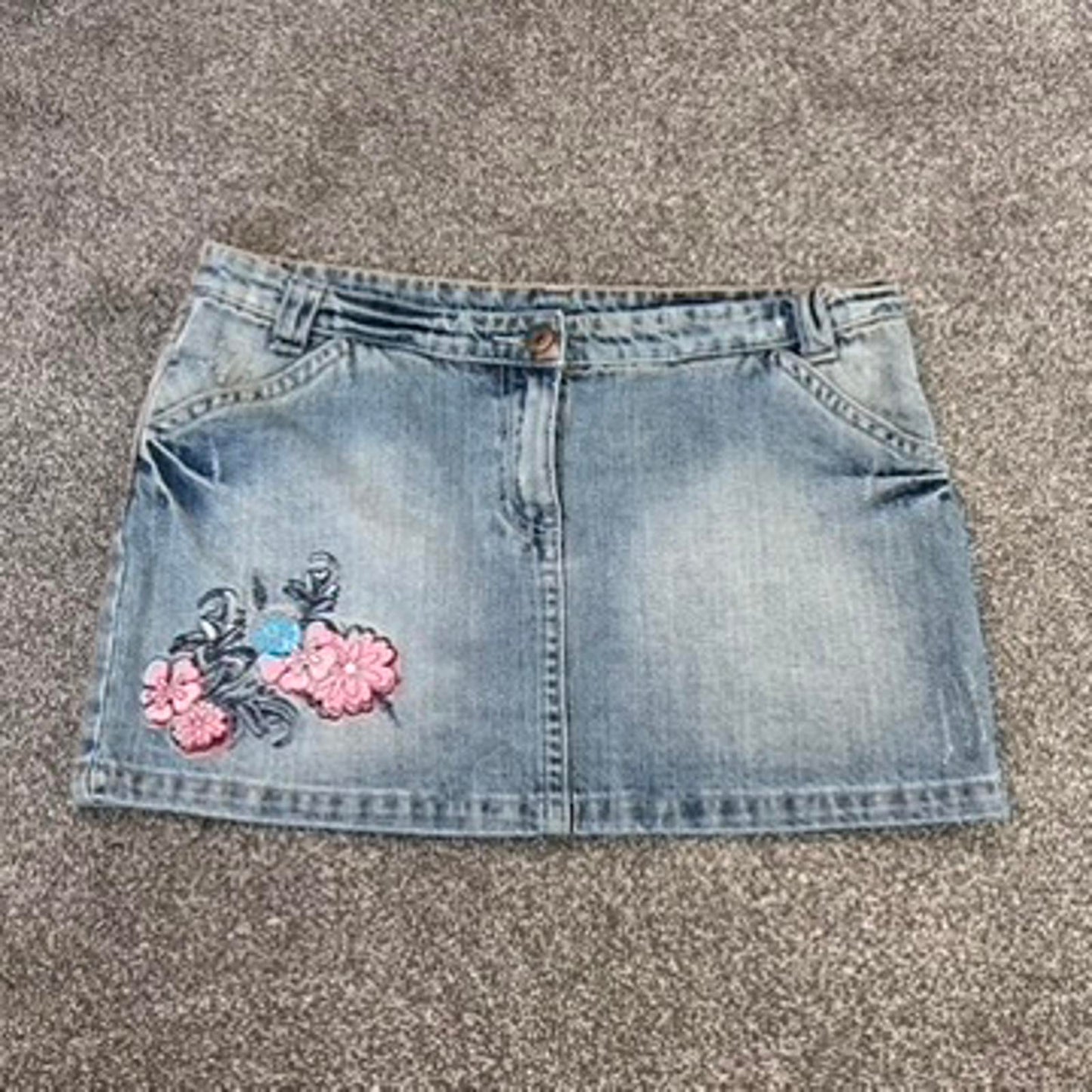 Y2K vintage mid rise faded denim mini skirt floral embroidery pink light blue