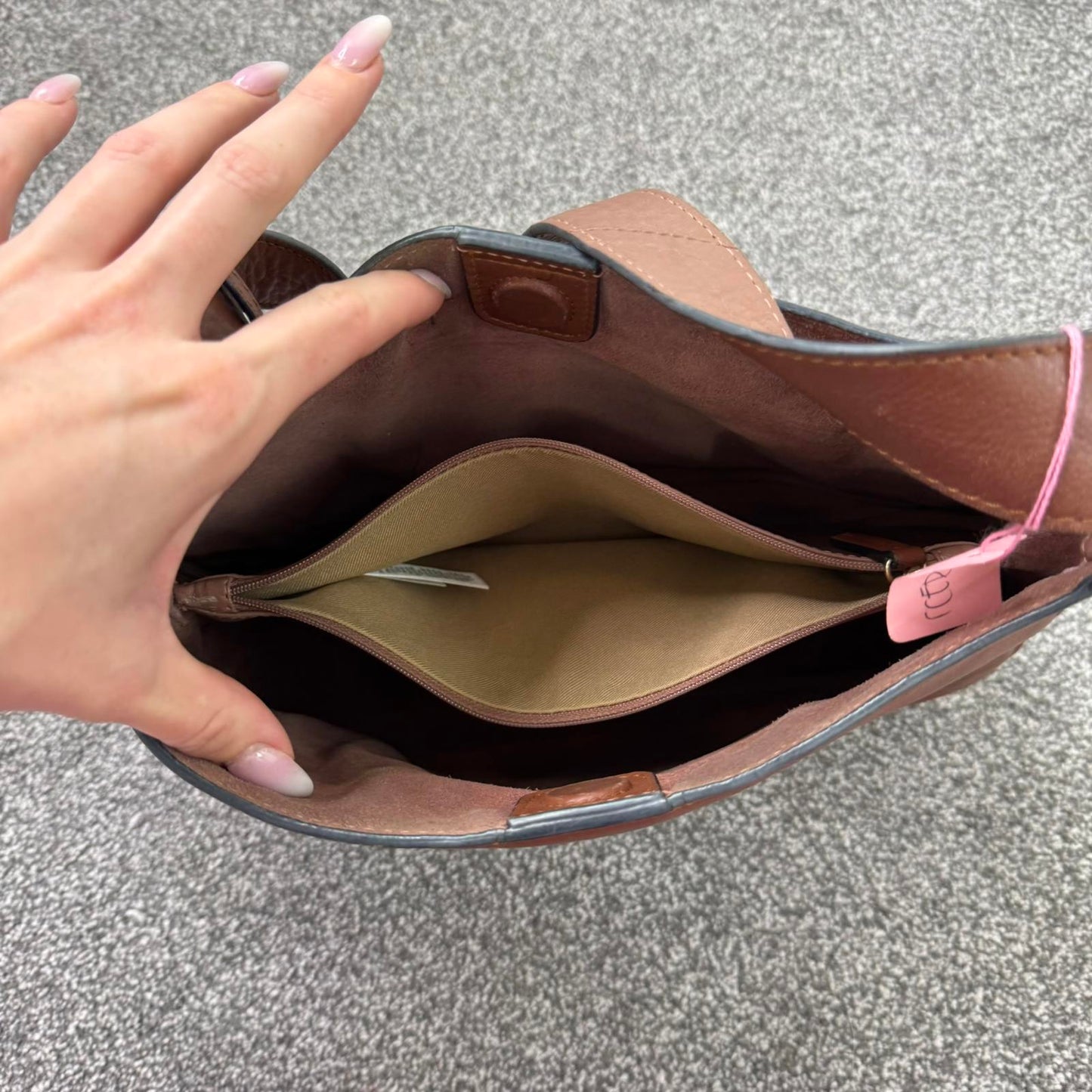 Genuine leather shoulder bag brown adjustable strap magnetic closure