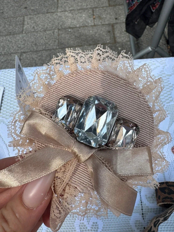 Cute rosette pin badge brooch rhinestone lace