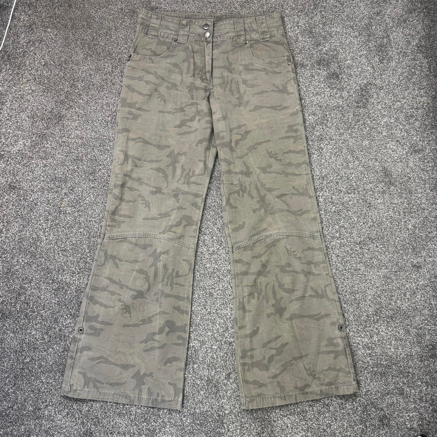 Y2K vintage camo denim mid rise baggy trousers cropped capri buckle khaki cargo