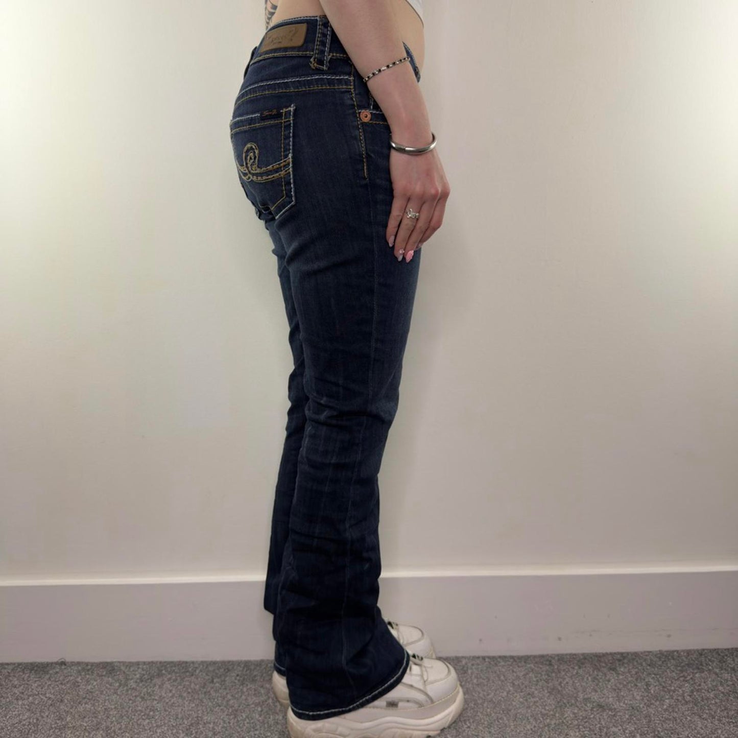 Y2K vintage low rise bootcut denim jeans contrast stitch embroidery dark denim