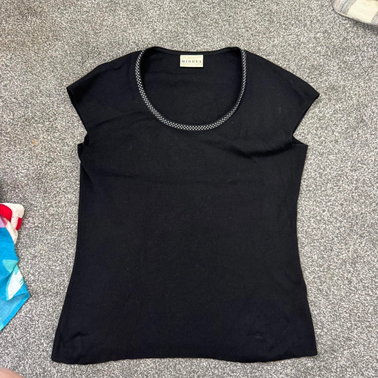 Y2K vintage fine knit polka dot neckline top cap sleeve round neck black white