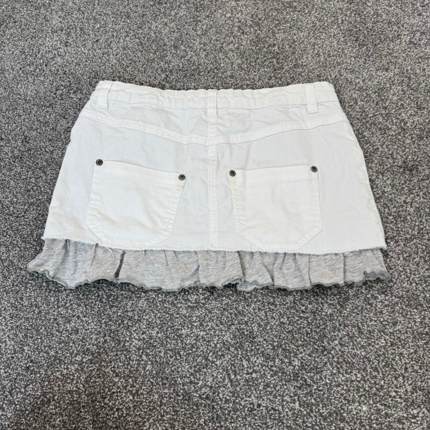 Y2K vintage low rise frilly mini skirt stretchy white denim grey jersey XS