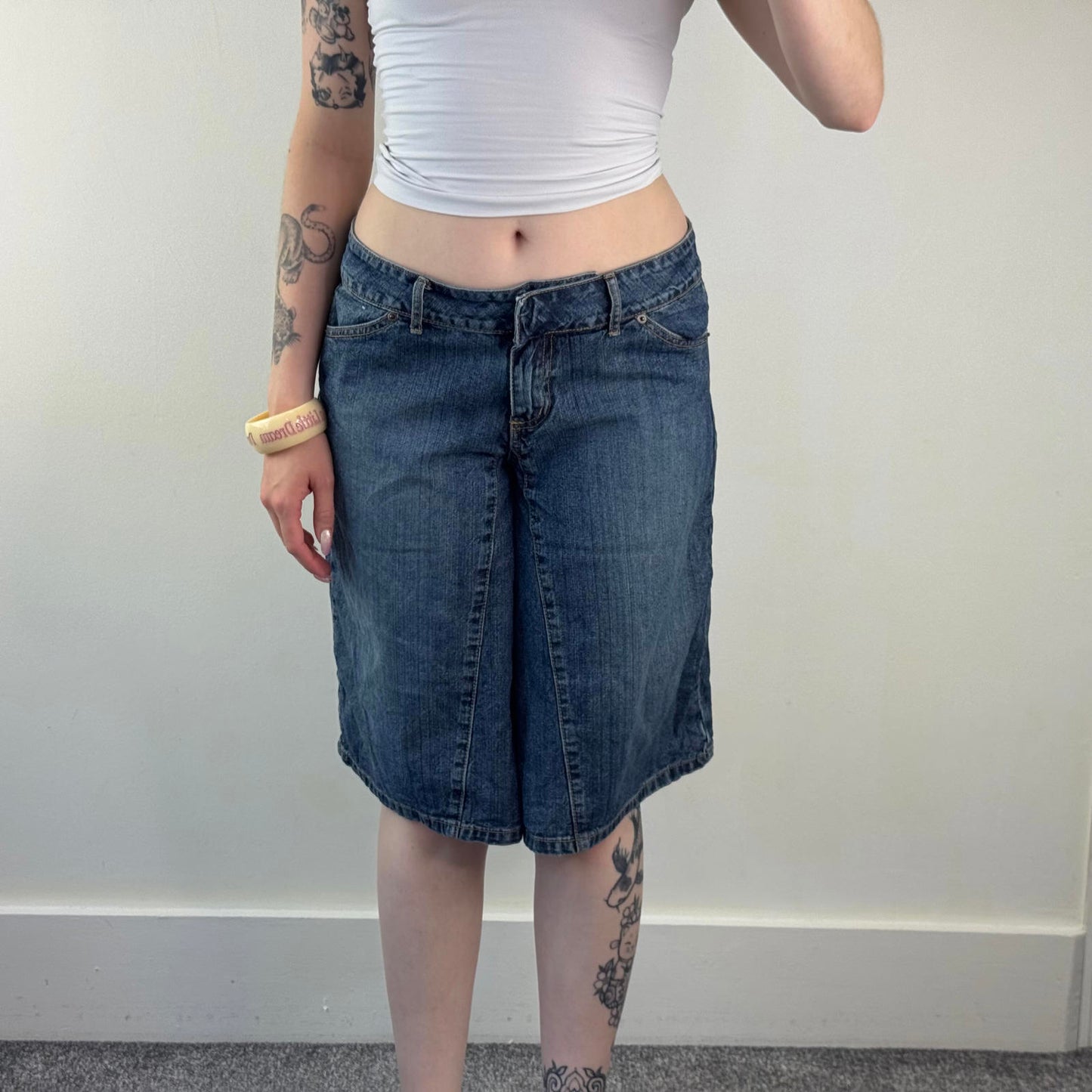 Y2K vintage denim jorts faded dark blue baggy shorts mid rise knee length