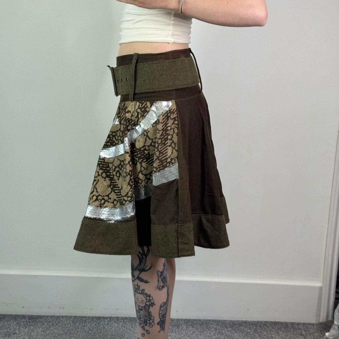 Y2K vintage tweed abstract print midi skirt built in belt khaki cream silver M