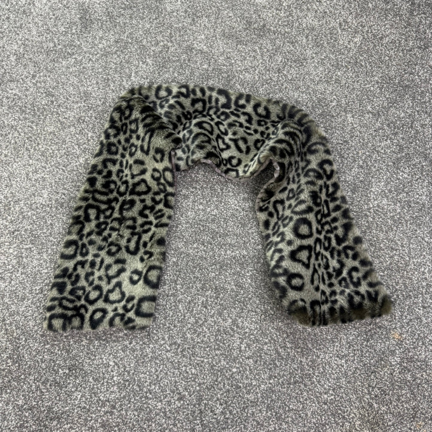 Y2K leopard print faux fur scarf short mini keyhole