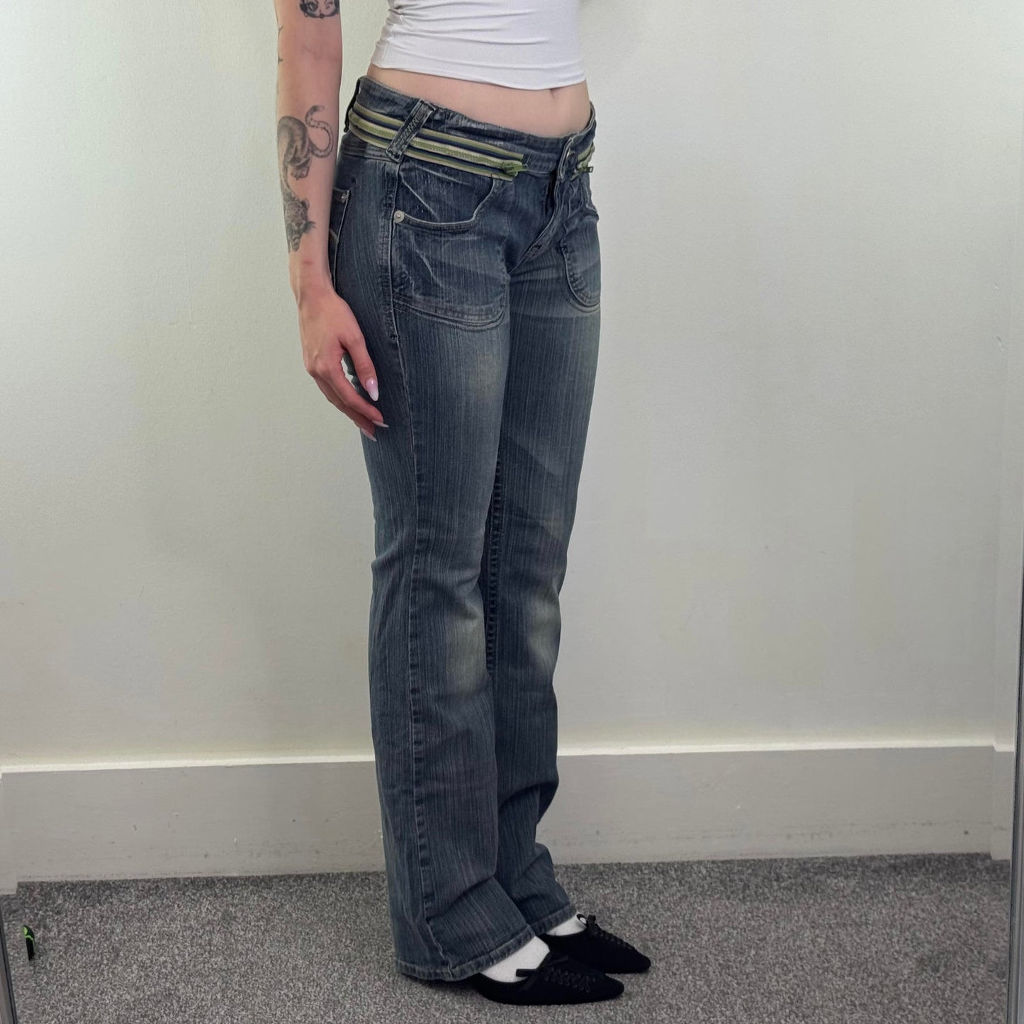 Y2K vintage faded denim wash bootcut jeans stripe zipper detail stretchy