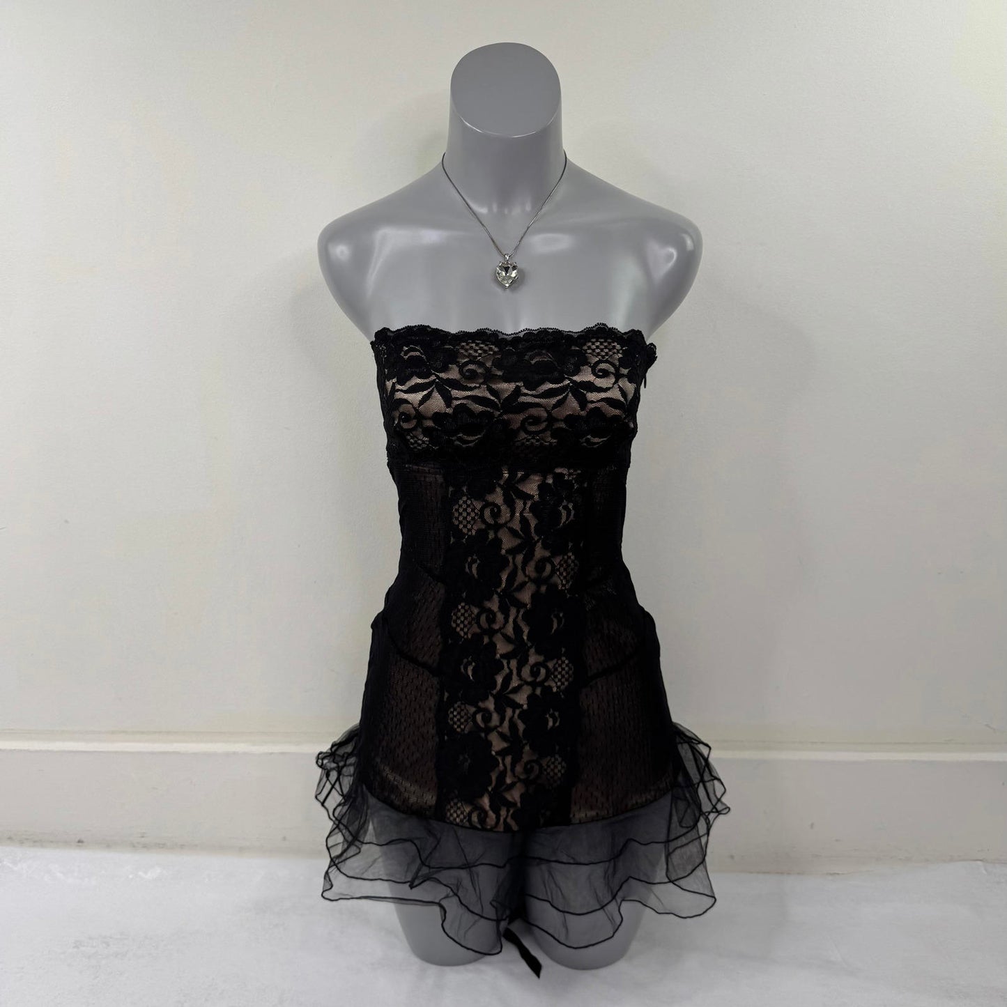 Y2K vintage La Senza babydoll dress top strapless lace trim ruffle lace up mesh