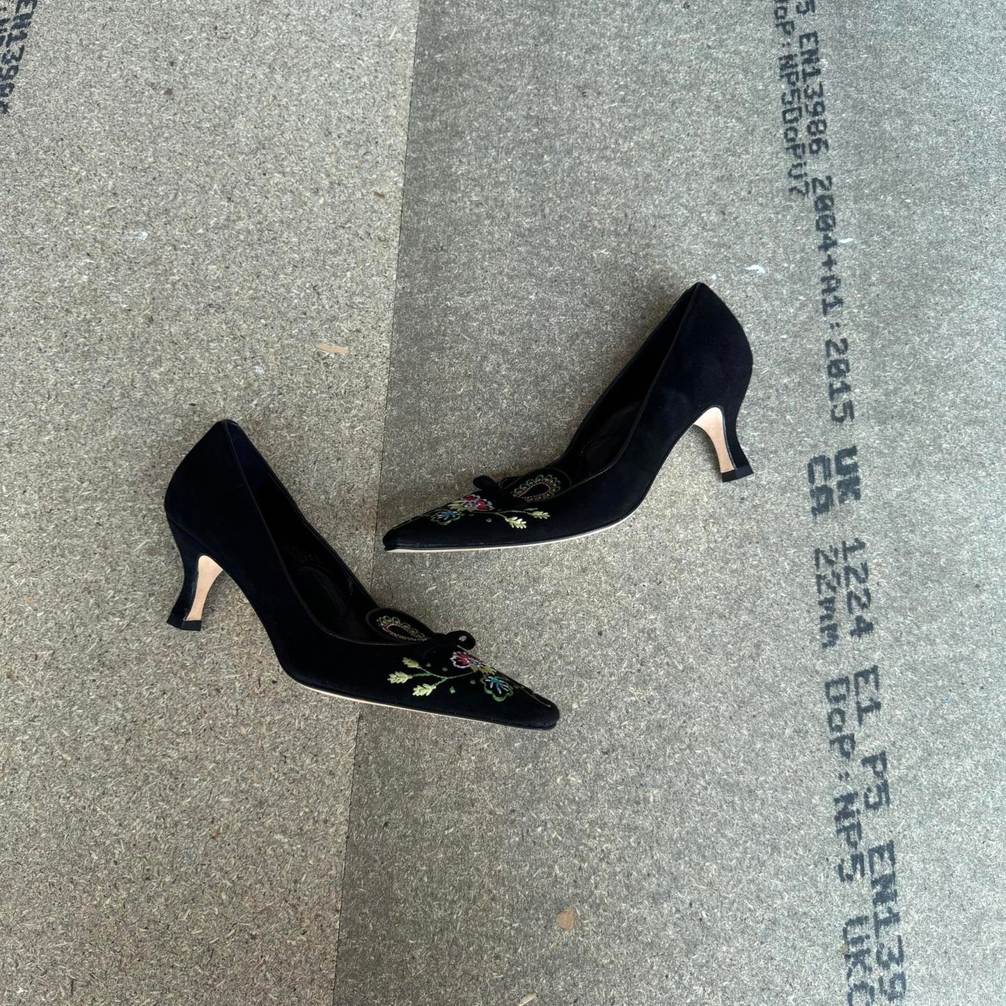 Y2K vintage LK Bennett suede heel floral embroidered square toe bow court heel