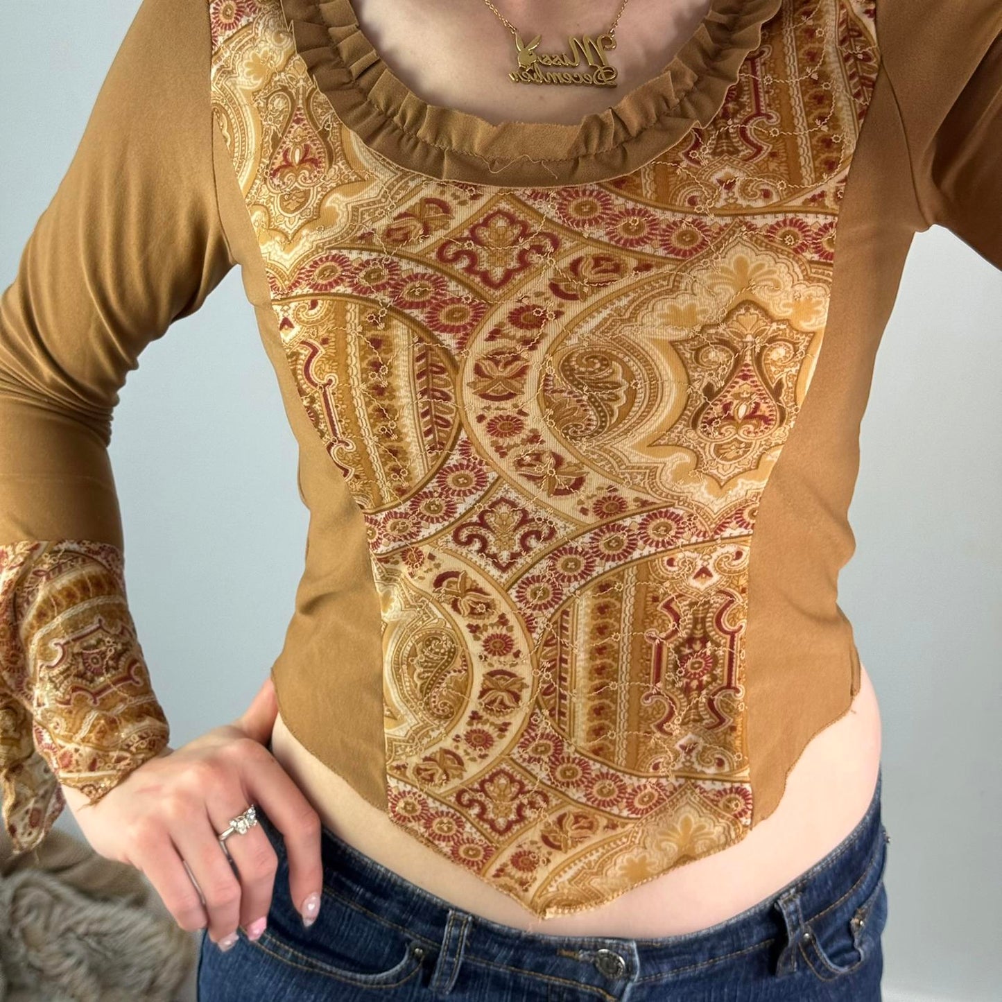 Y2K vintage boho paisley print flare sleeve stretchy fitted hanky hem top ruffle