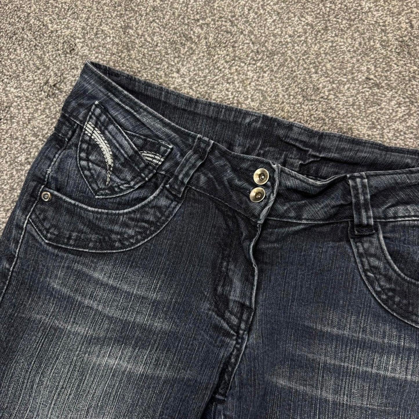 Y2K vintage Bay low rise stretchy cropped capri jeans faded black pockets