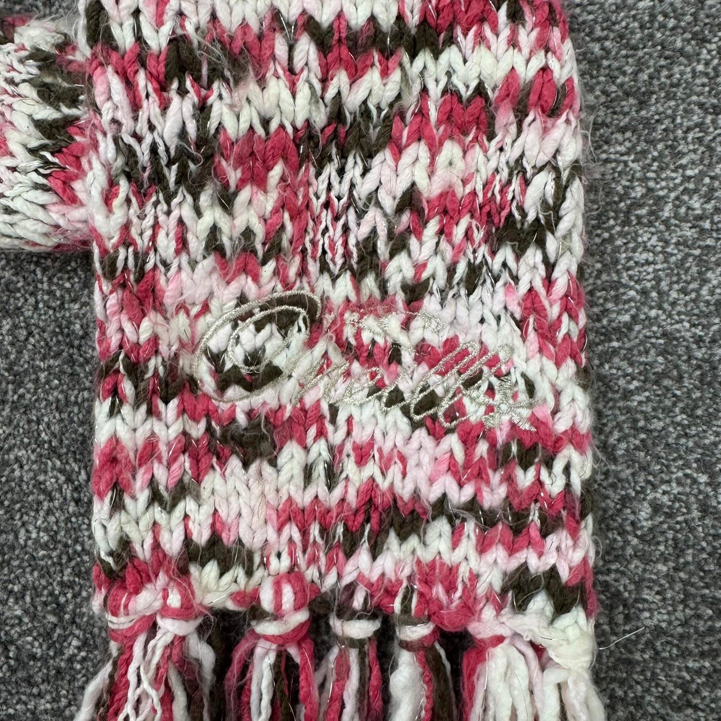 Y2K vintage O'Neill chunky knit scarf glitter pink white brown tassel