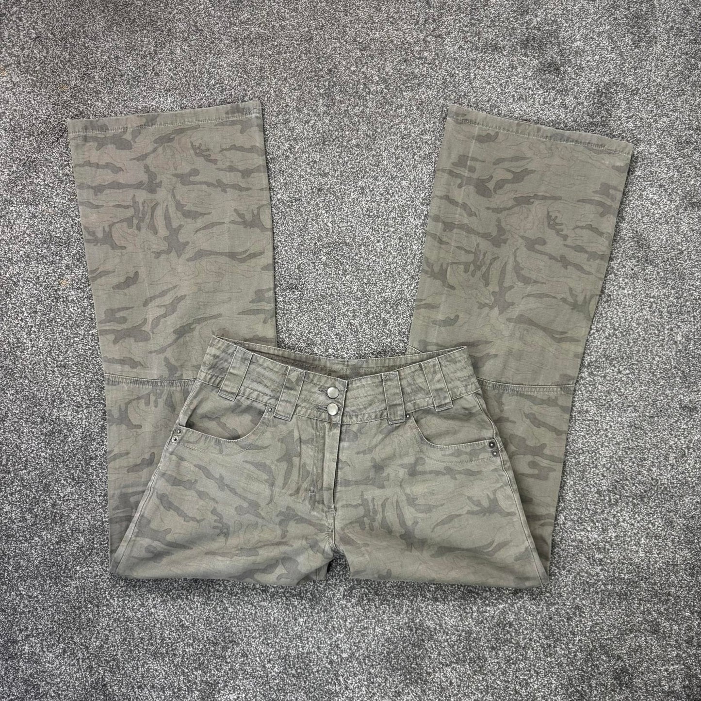 Y2K vintage camo denim mid rise baggy trousers cropped capri buckle khaki cargo