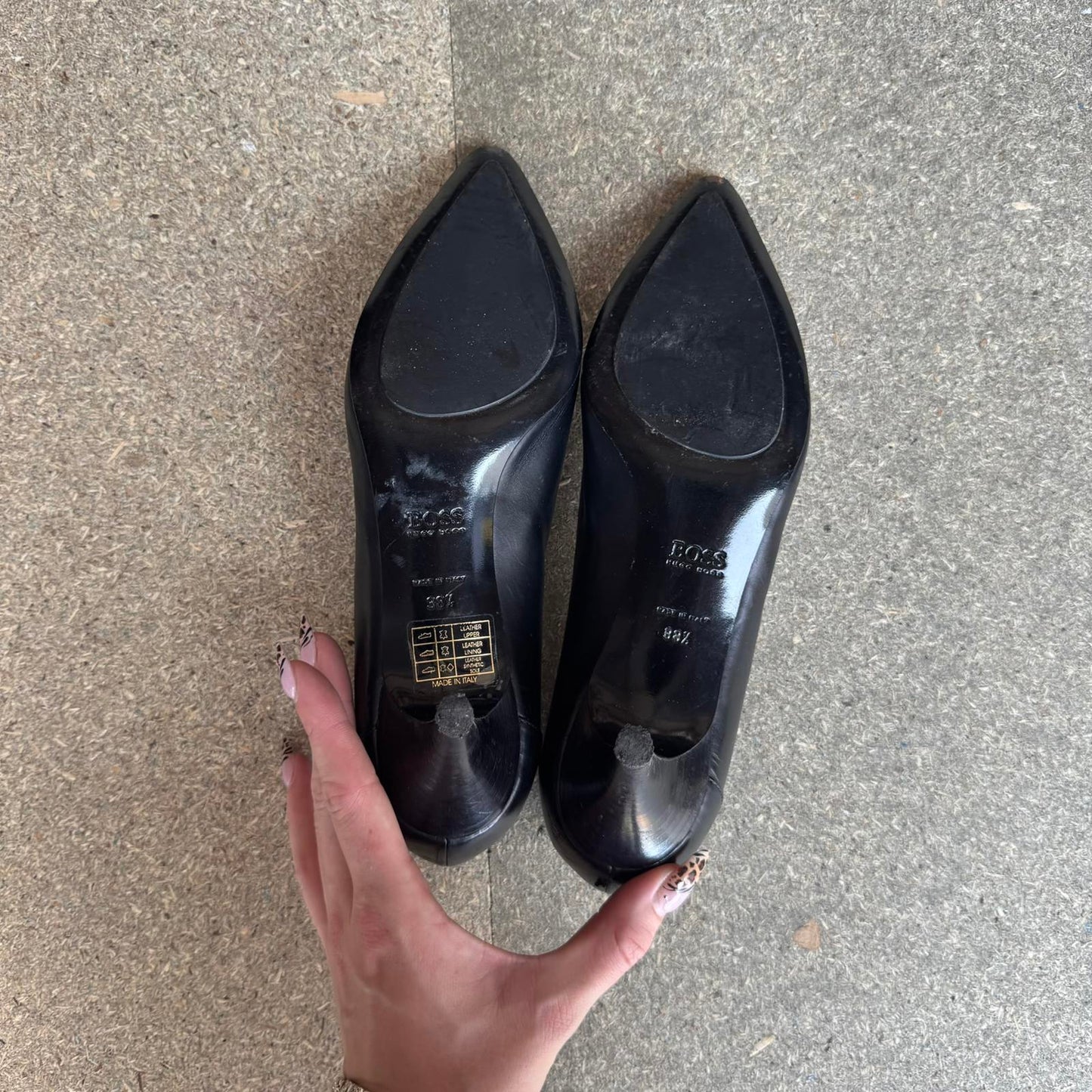 Y2K vintage BOSS Hugo Boss court heel genuine leather perforated pattern pointed
