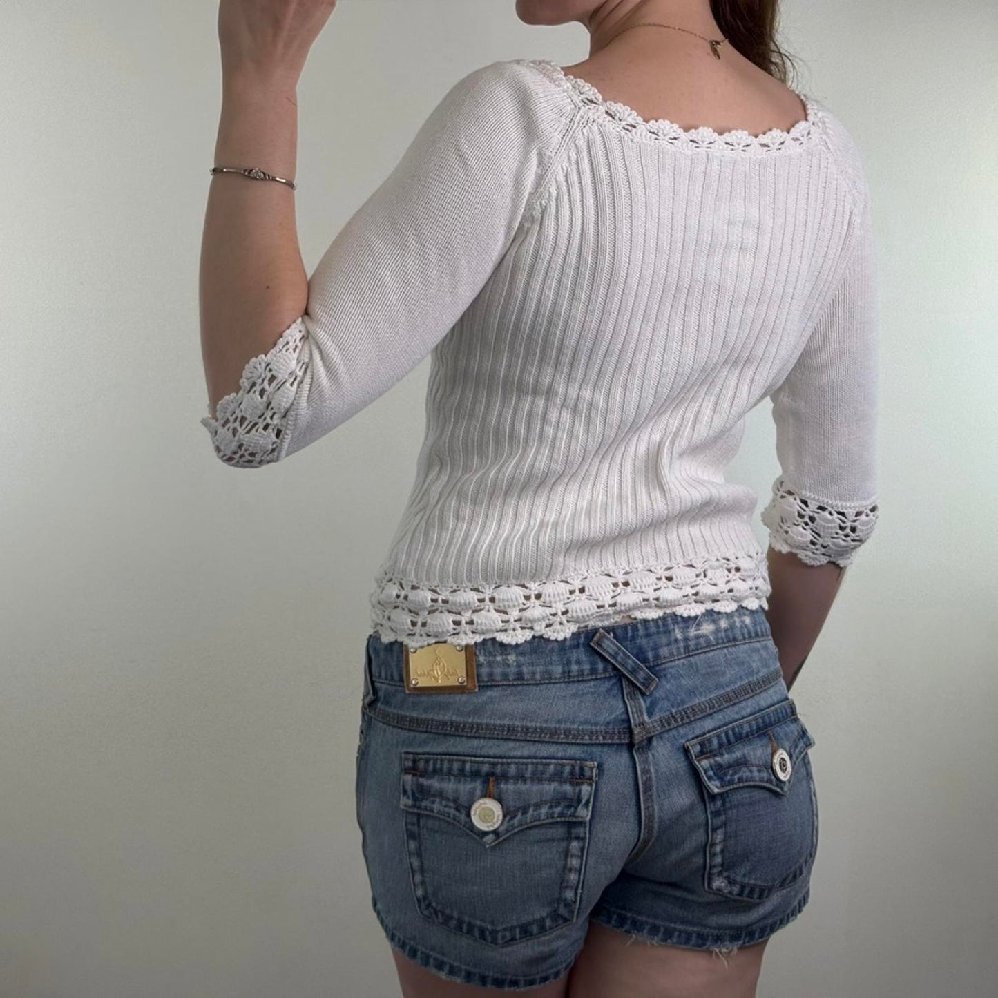 Y2K vintage ribbed knit jumper 3/4 sleeve lace up boat neck scallop hem knitted