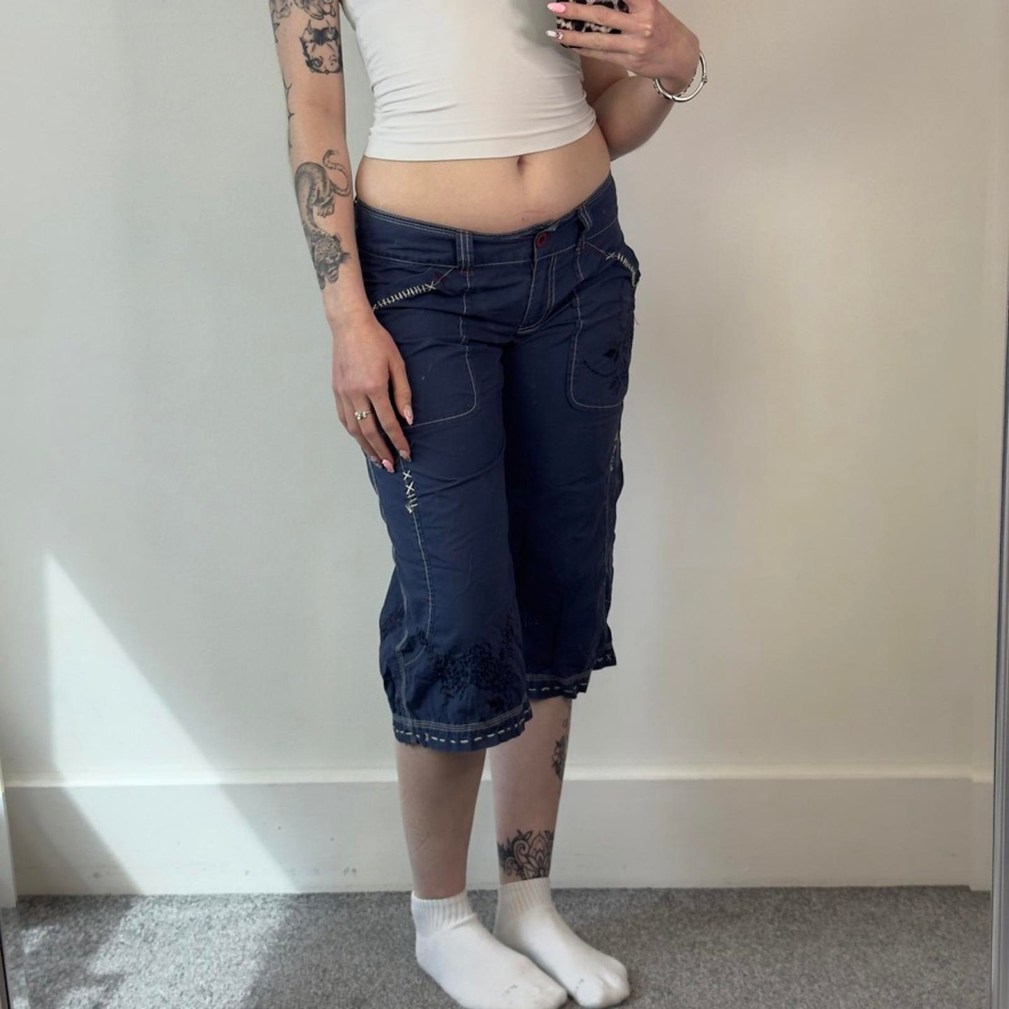 Y2K vintage low rise capri cargo trousers floral embroidered pattern baggy