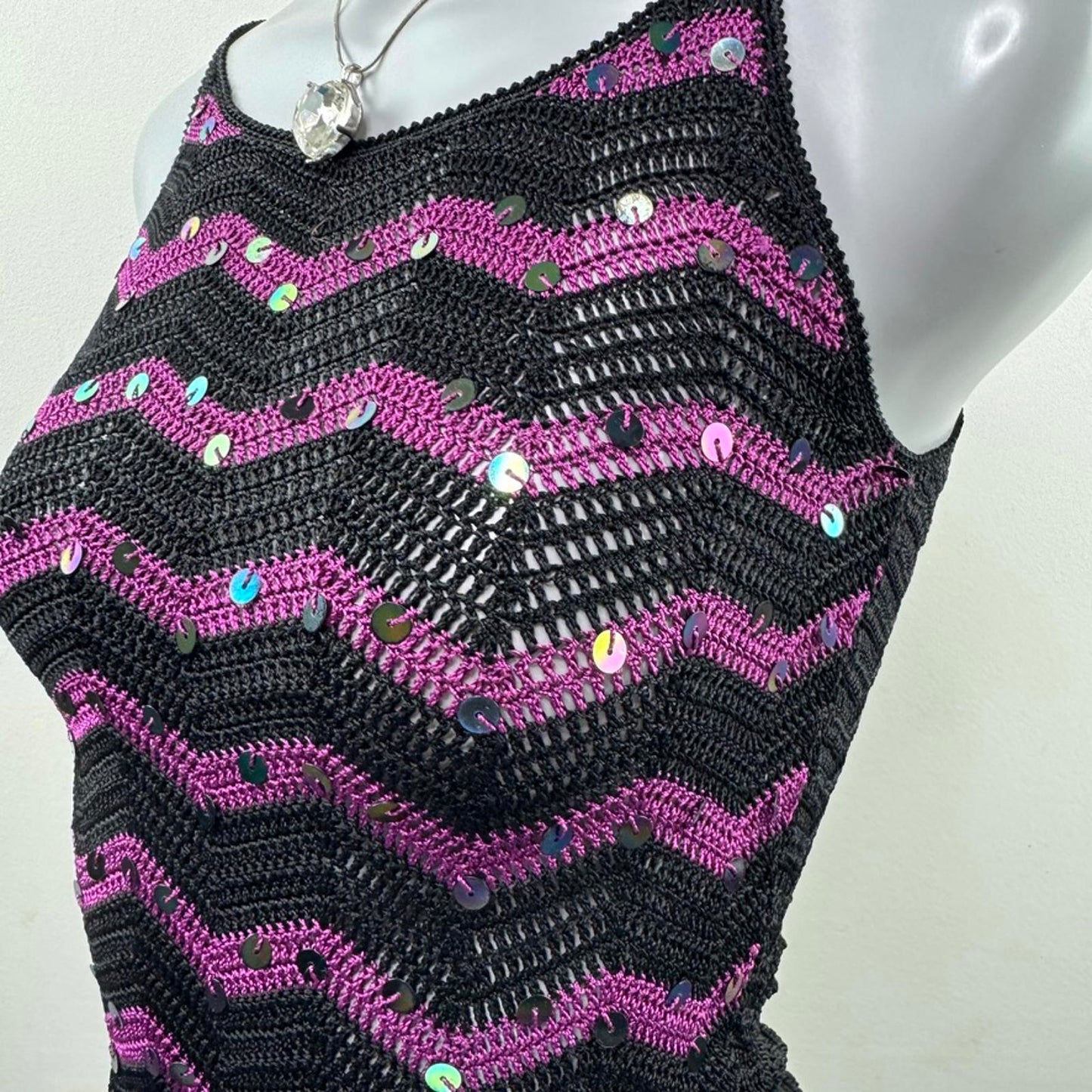 Y2K vintage crochet knit sequin tank cami top high neck scallop hem chevron