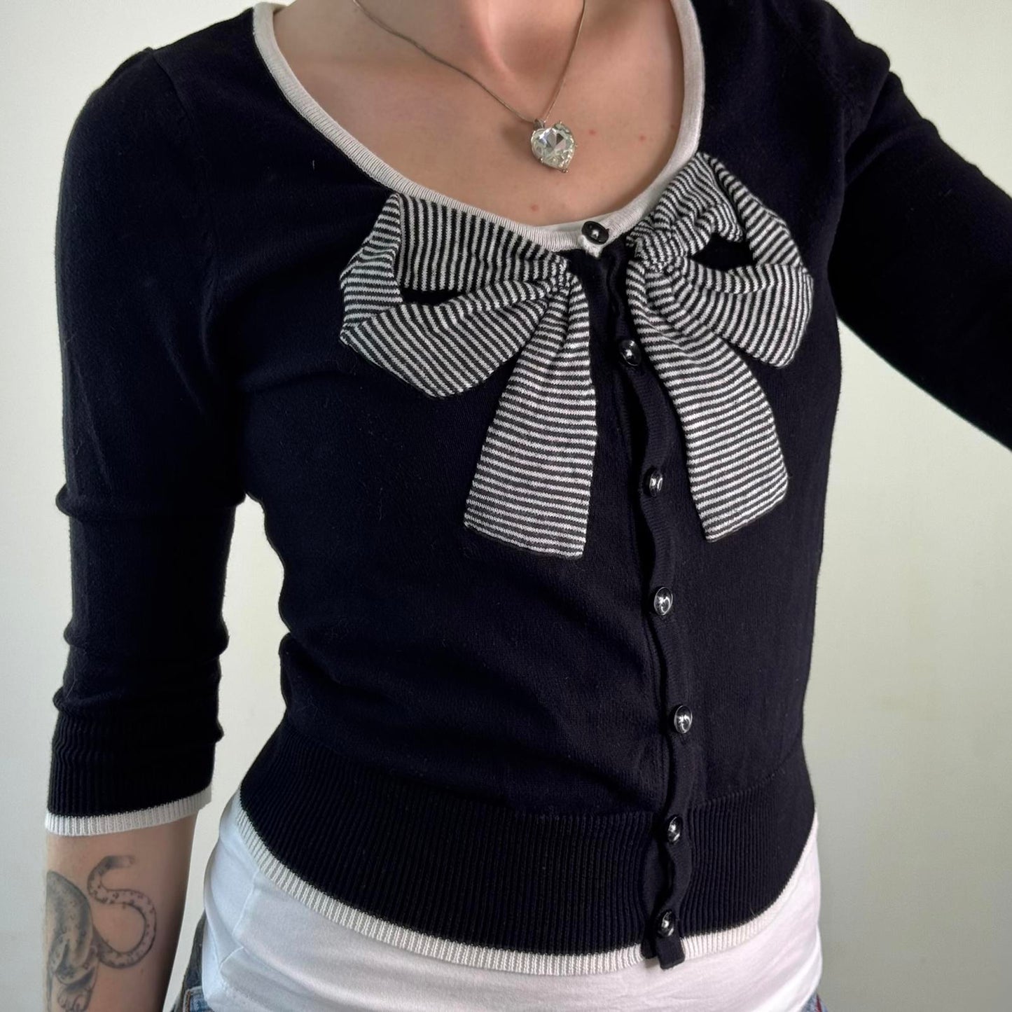 Y2K vintage button up fine knit cardigan half sleeve bow stripe black white