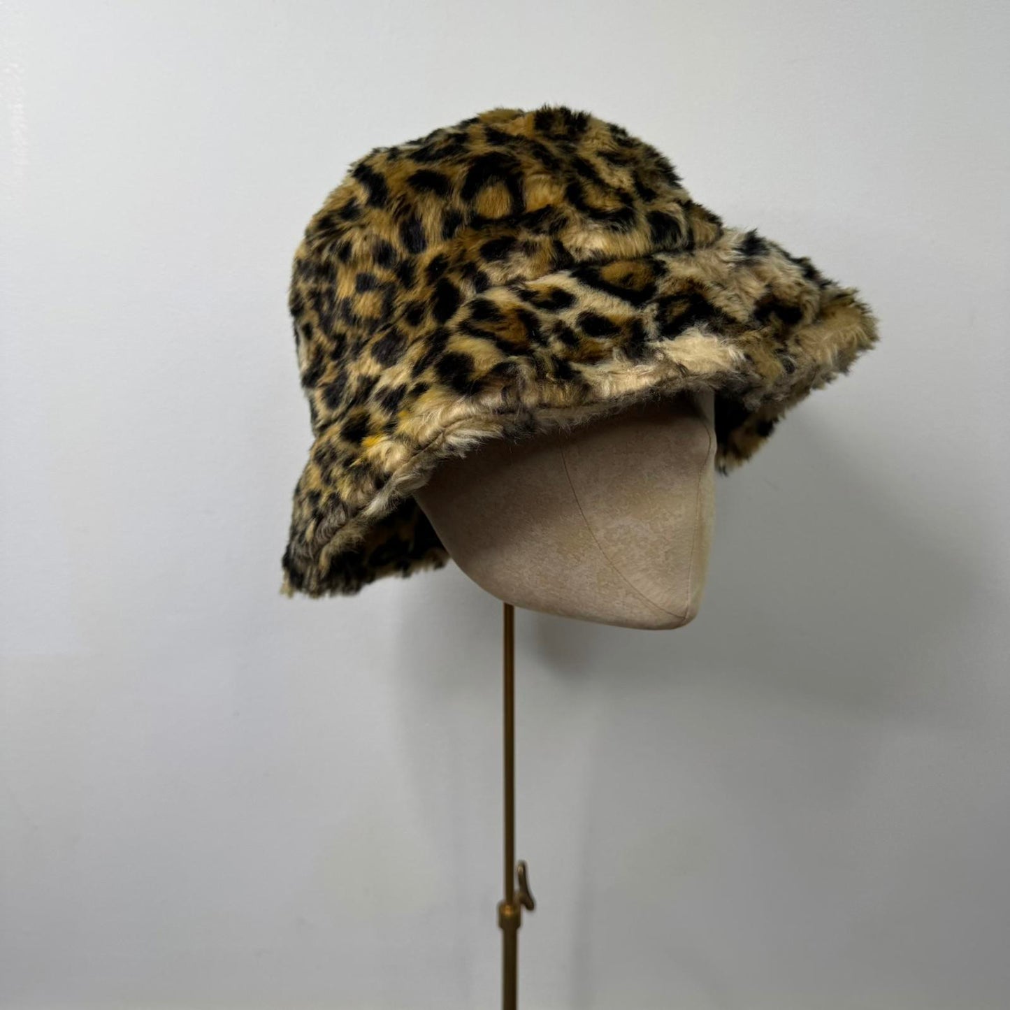 Y2K vintage faux fur leopard print bucket hat fluffy
