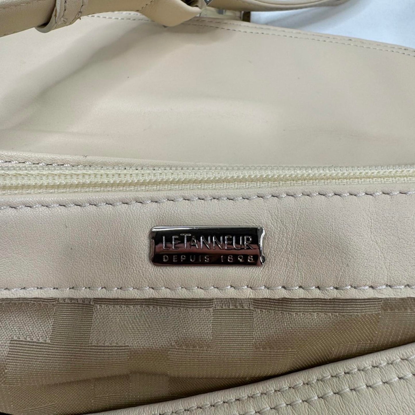 Y2K vintage shoulder bag with matching cosmetic bag cream silver studded