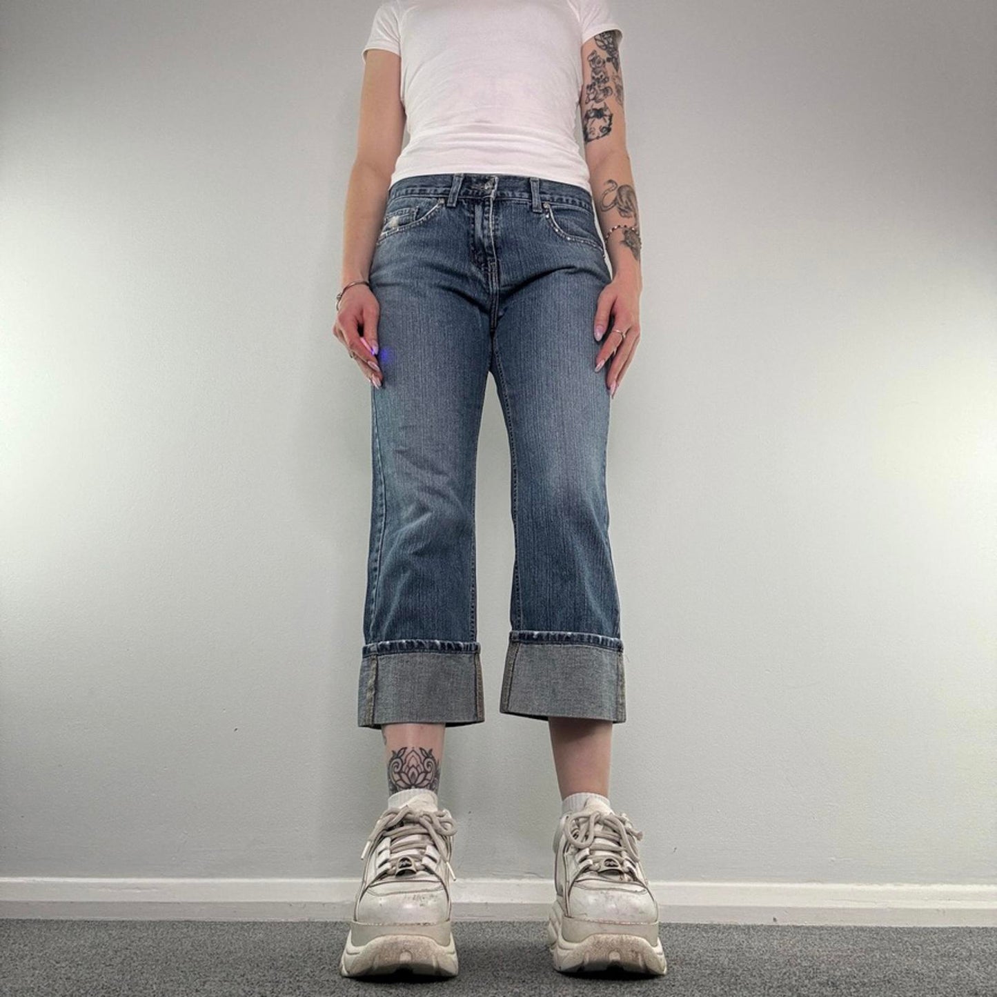 Y2K vintage rhinestone capri cropped jeans turned up hem light wash distressed