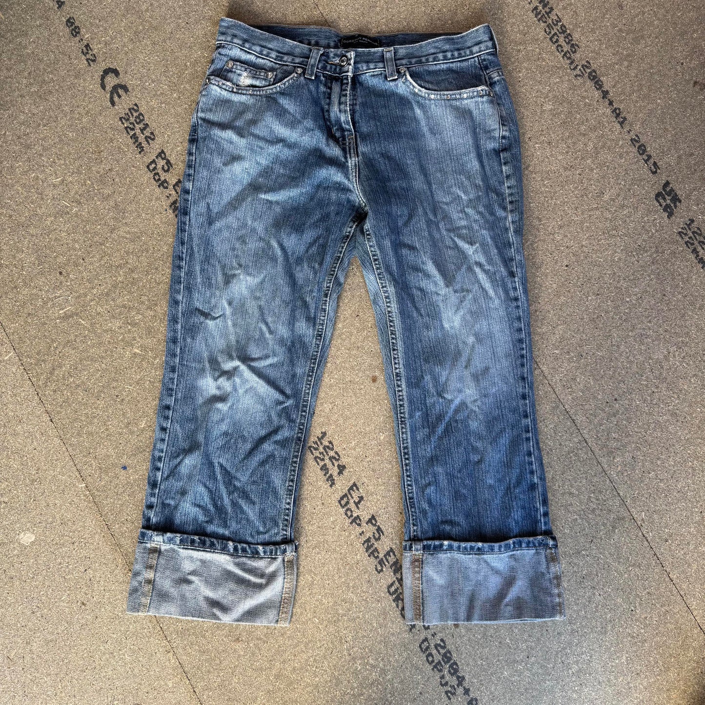 Y2K vintage rhinestone capri cropped jeans turned up hem light wash distressed